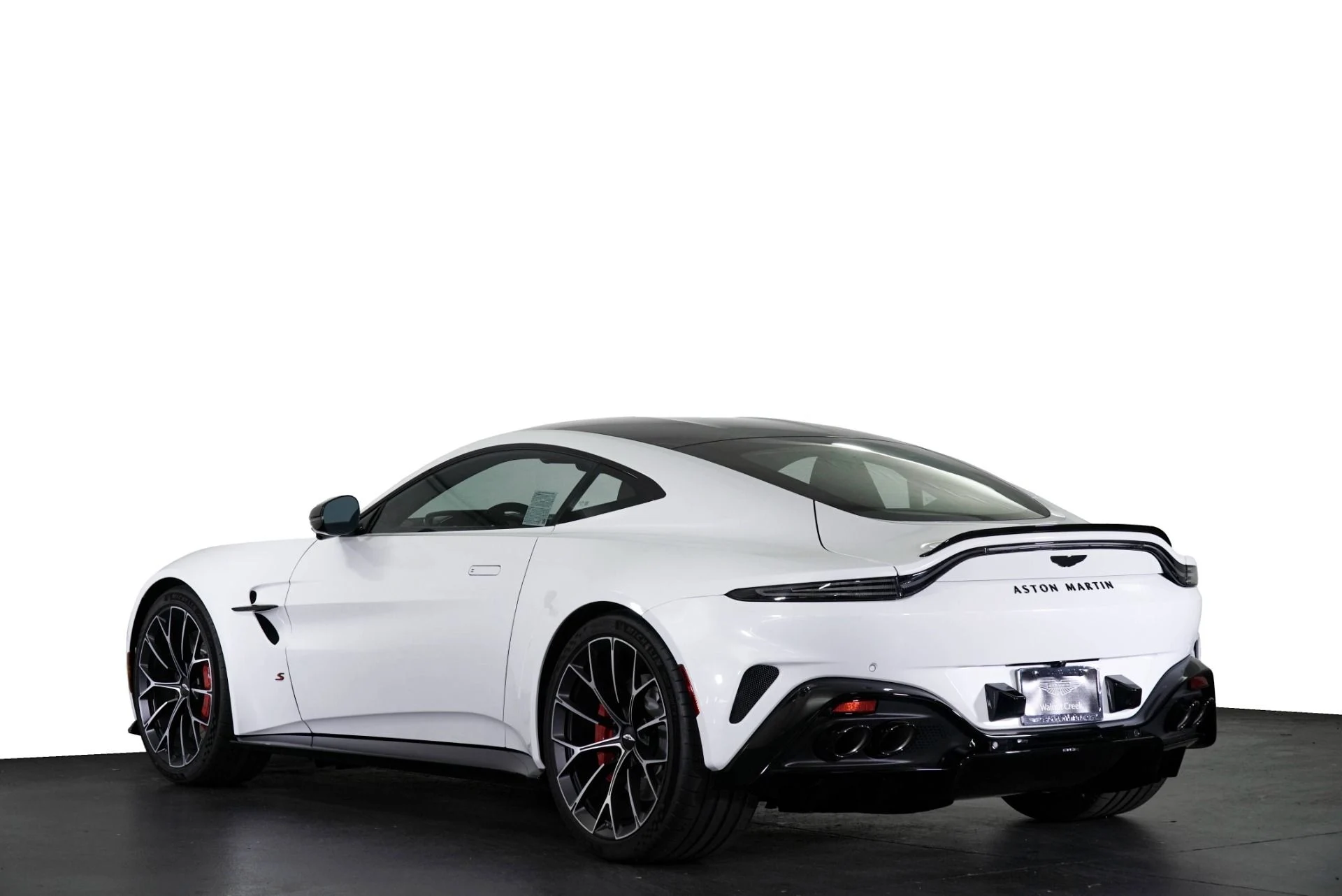 mph026_1077063385_New_2026_Aston_Martin_Vantage_1768443052_3b3db24564