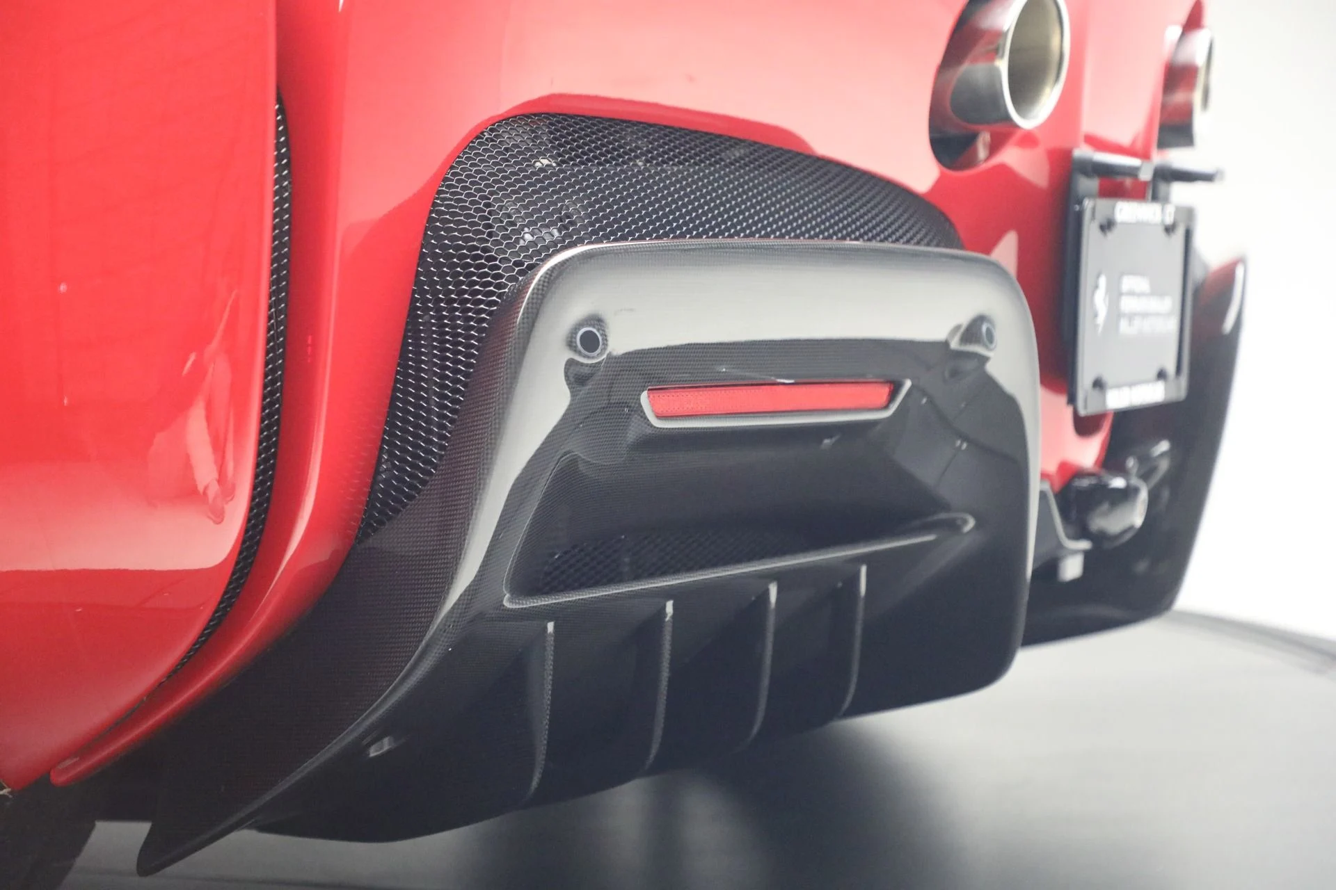 mph026_1078350144_Used_2023_Ferrari_SF_90_Stradale_1787320276_6cc4a6b8ed