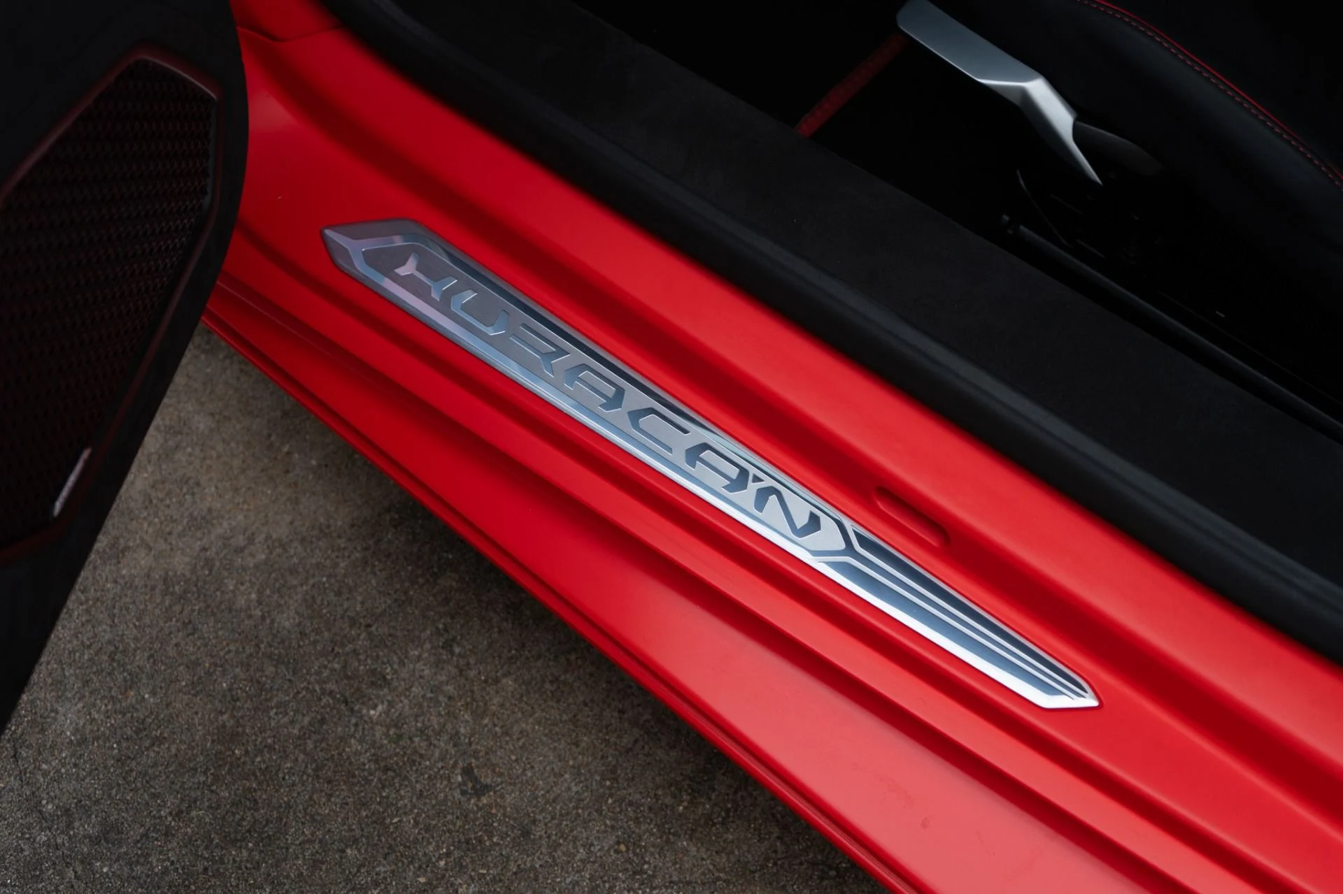 mph026_1084380285_Used_2023_Lamborghini_Huracan_Tecnica_1776704544_5a7fb299fa