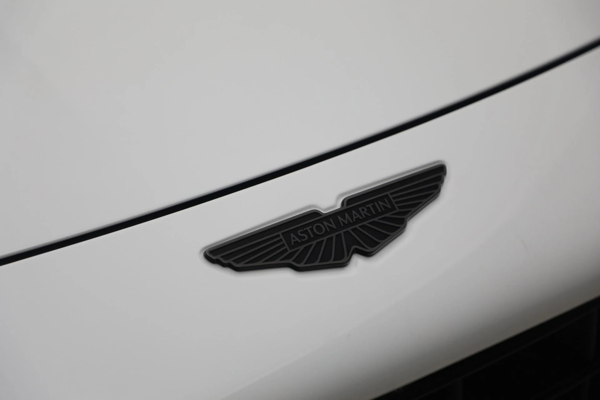 mph026_1089403243_New_2026_Aston_Martin_Vantage_S_1773251137_9fd989d8d5