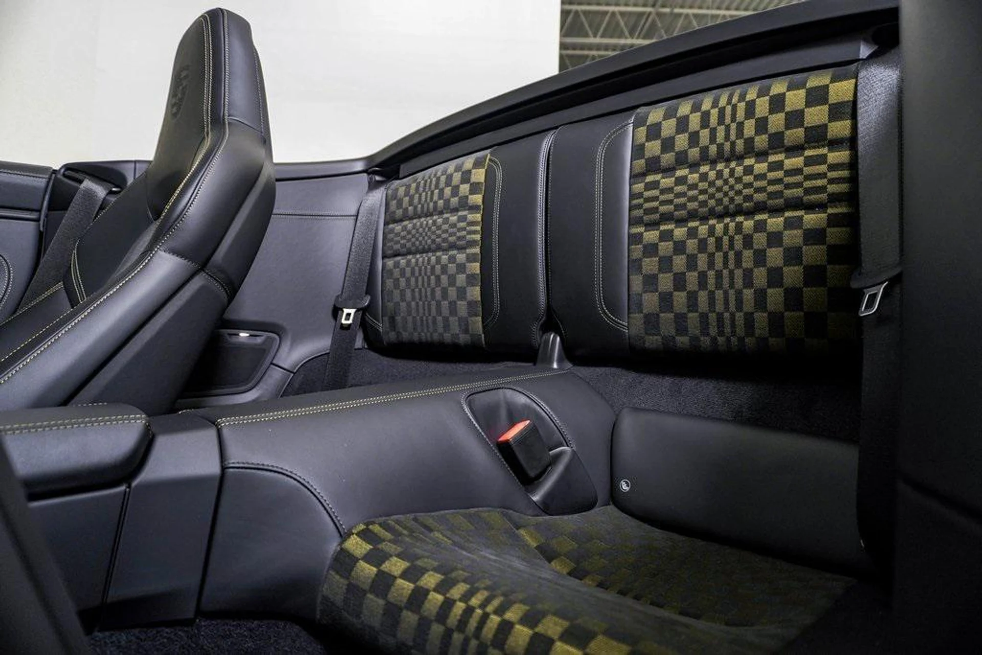 mph026_1090603180_Iro_VZF_Zb_Hyj_Sgs73_Tox6o6l_R_JU_96b126b10b