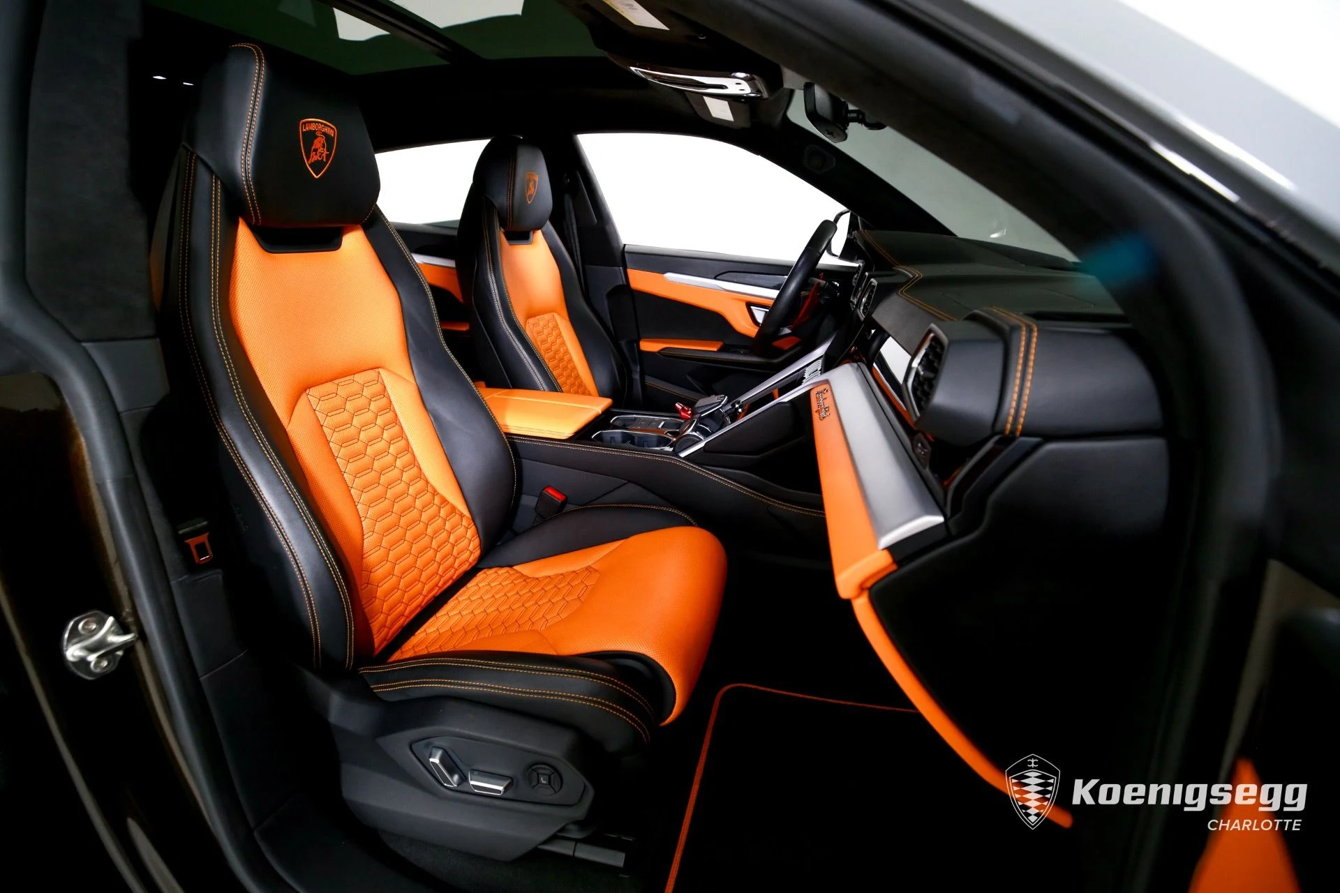 mph026_1092071632_Used_2019_LAMBORGHINI_URUS_1760989732_6abac90dc9