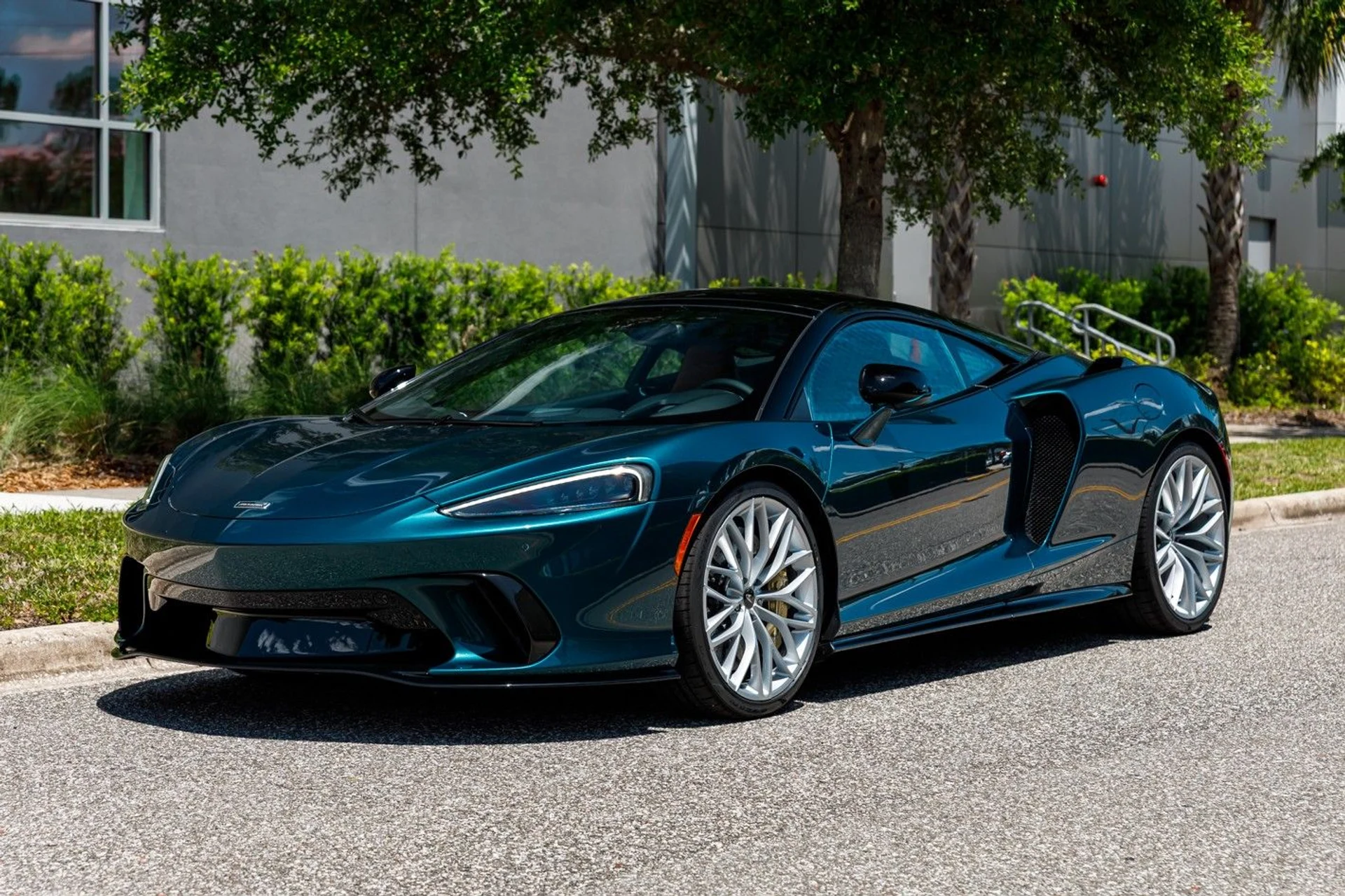 mph026_1103313457_672_p27_l_0c2d78a774