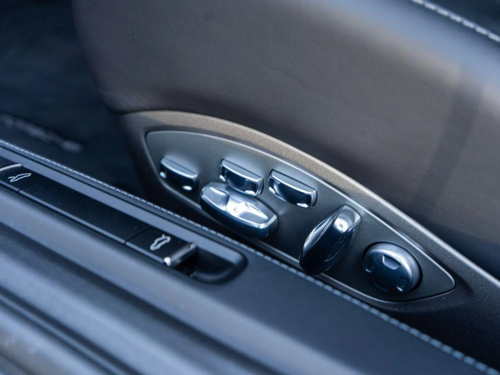 mph026_1106146555_5rjyn_Tw4702xz_SE_Le_Pa_Ef_Alh6_SI_04ec78b593