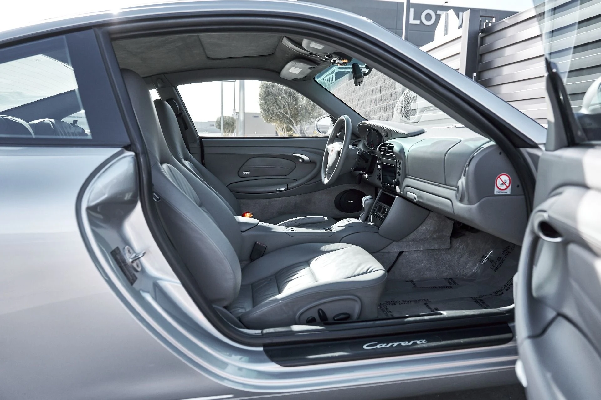 mph026_1109013585_Used_2002_Porsche_911_Carrera_1766458435_6a7fd104ae