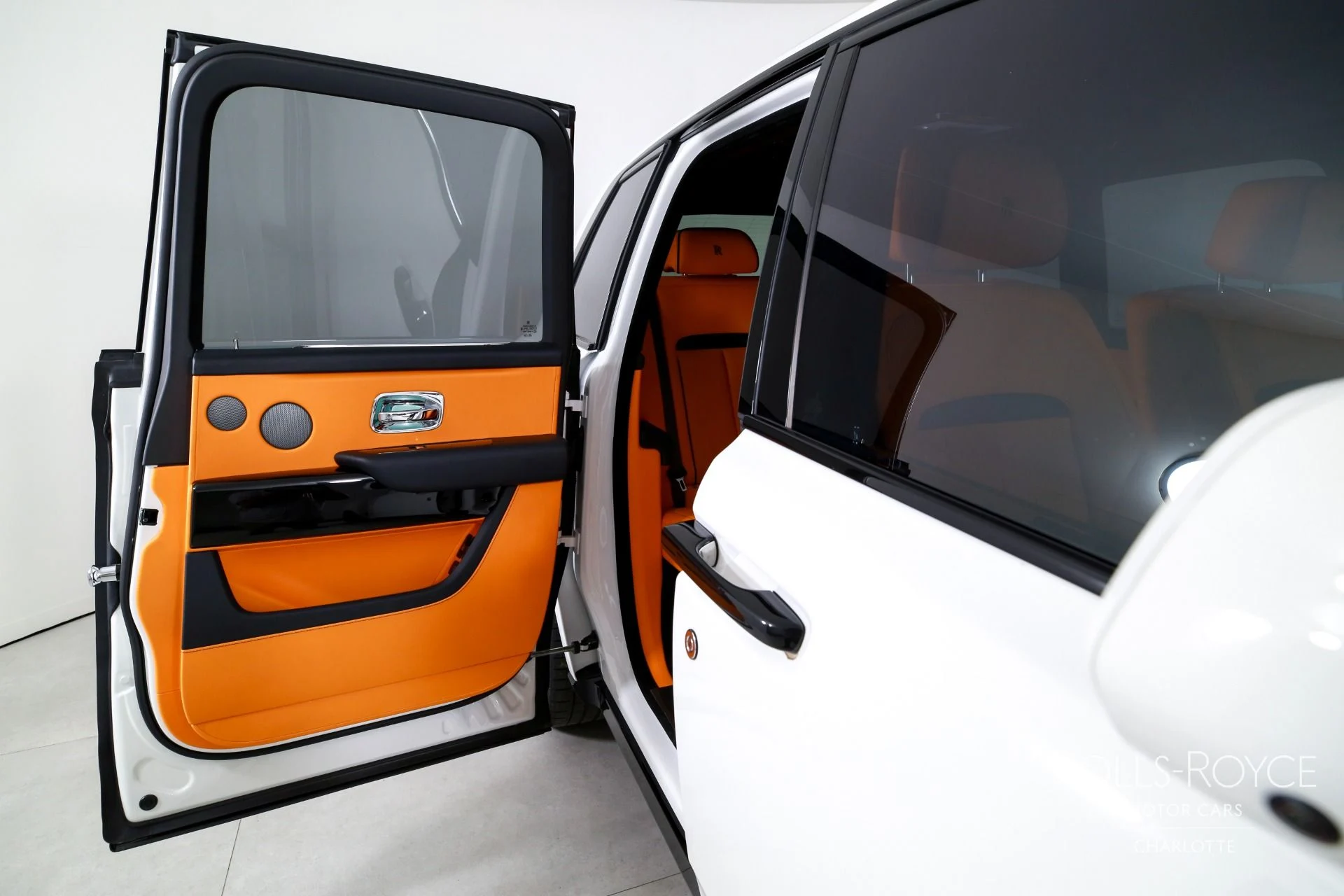 mph026_1109325349_Used_2025_Rolls_Royce_Cullinan_1765396756_c5f7dbf55a