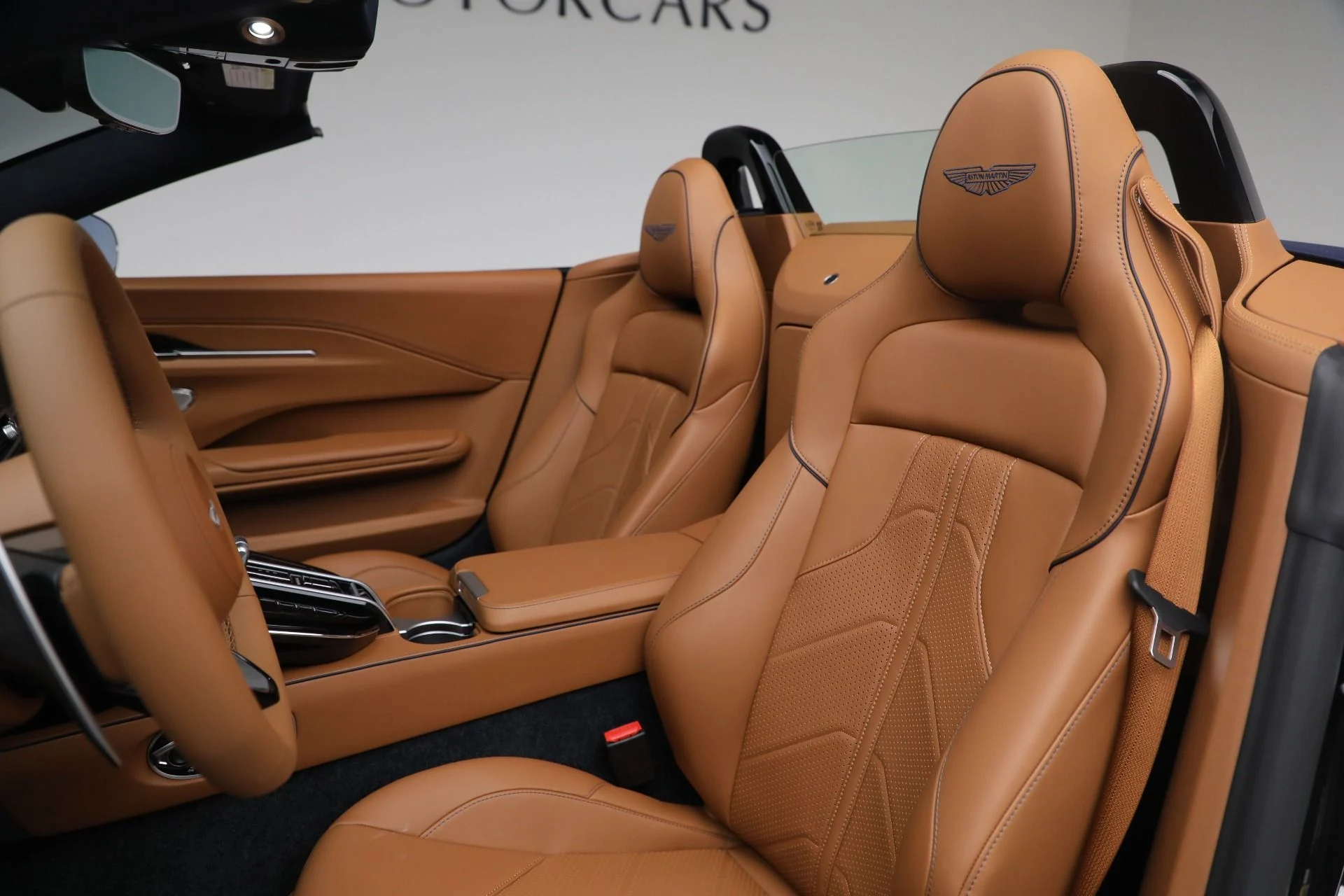 mph026_111292410_New_2026_Aston_Martin_Vantage_Roadster_1762206592_e7463bc6ca