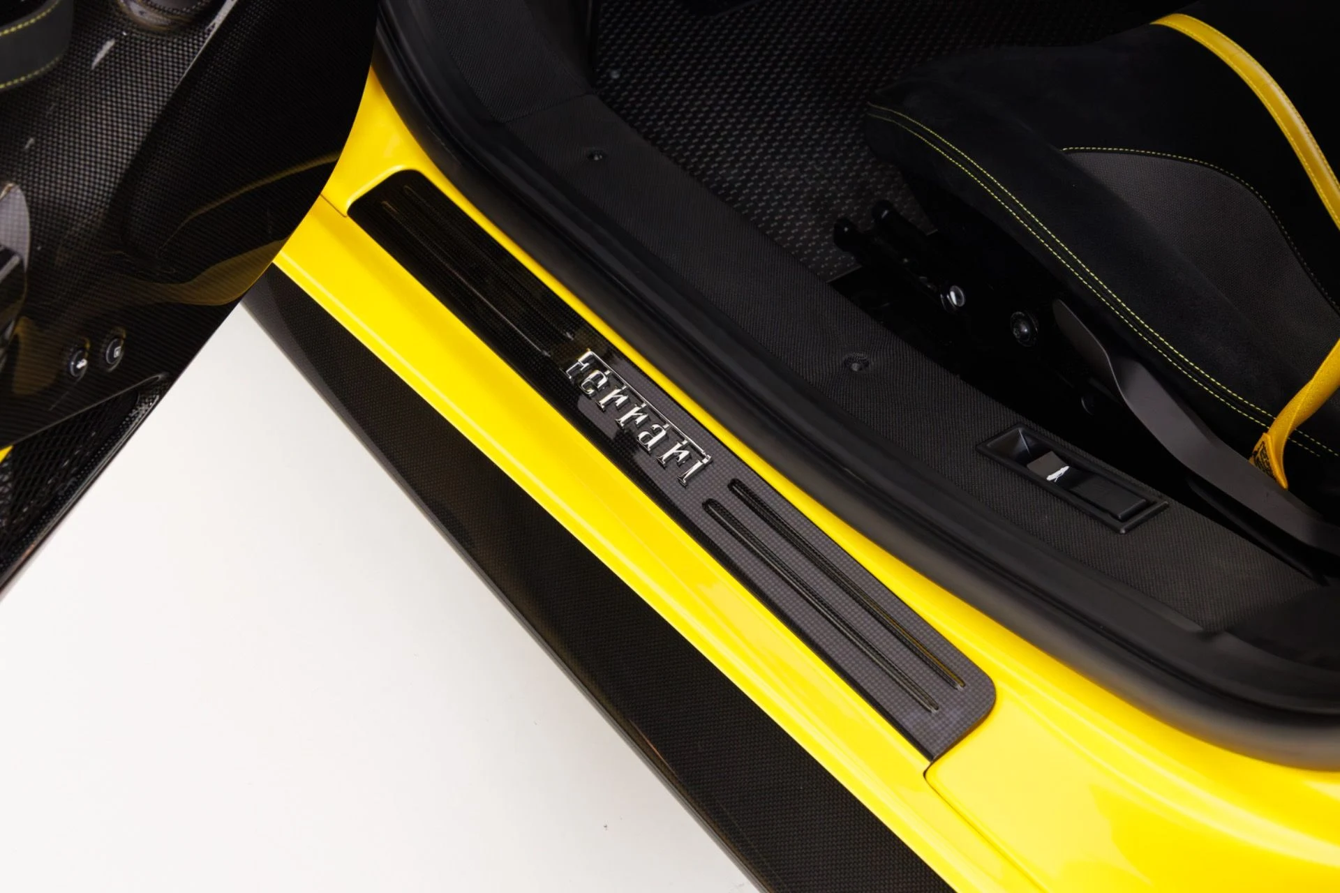 mph026_1122214763_Used_2020_Ferrari_488_Pista_1773687206_d14b36df34