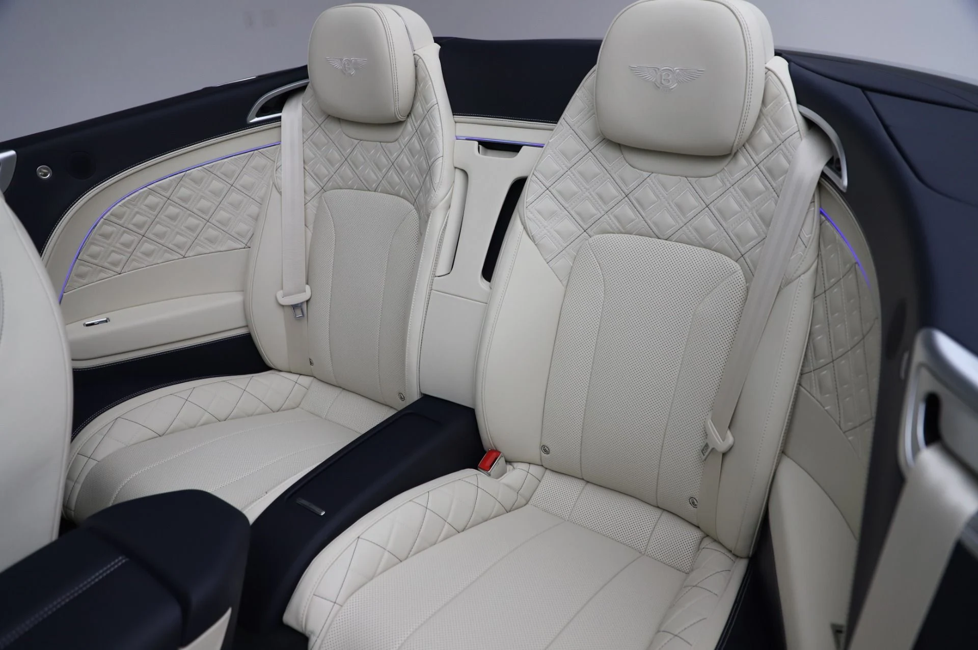 mph026_1126917162_Used_2020_Bentley_Continental_GTC_W12_First_Edition_1764172257_10a585531e