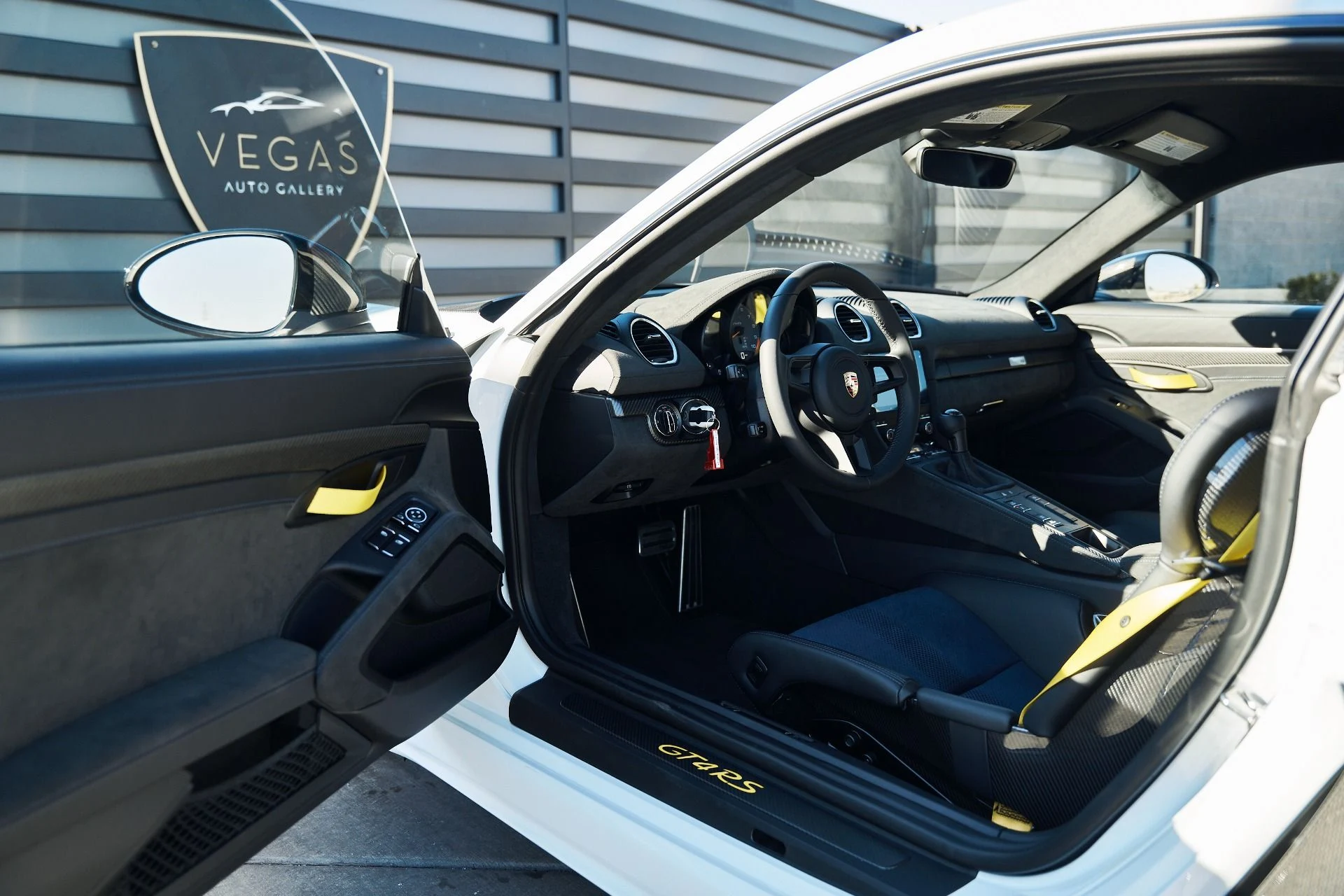 mph026_1130974545_Used_2025_Porsche_718_Cayman_GT_4_RS_1766025499_d4890efac3