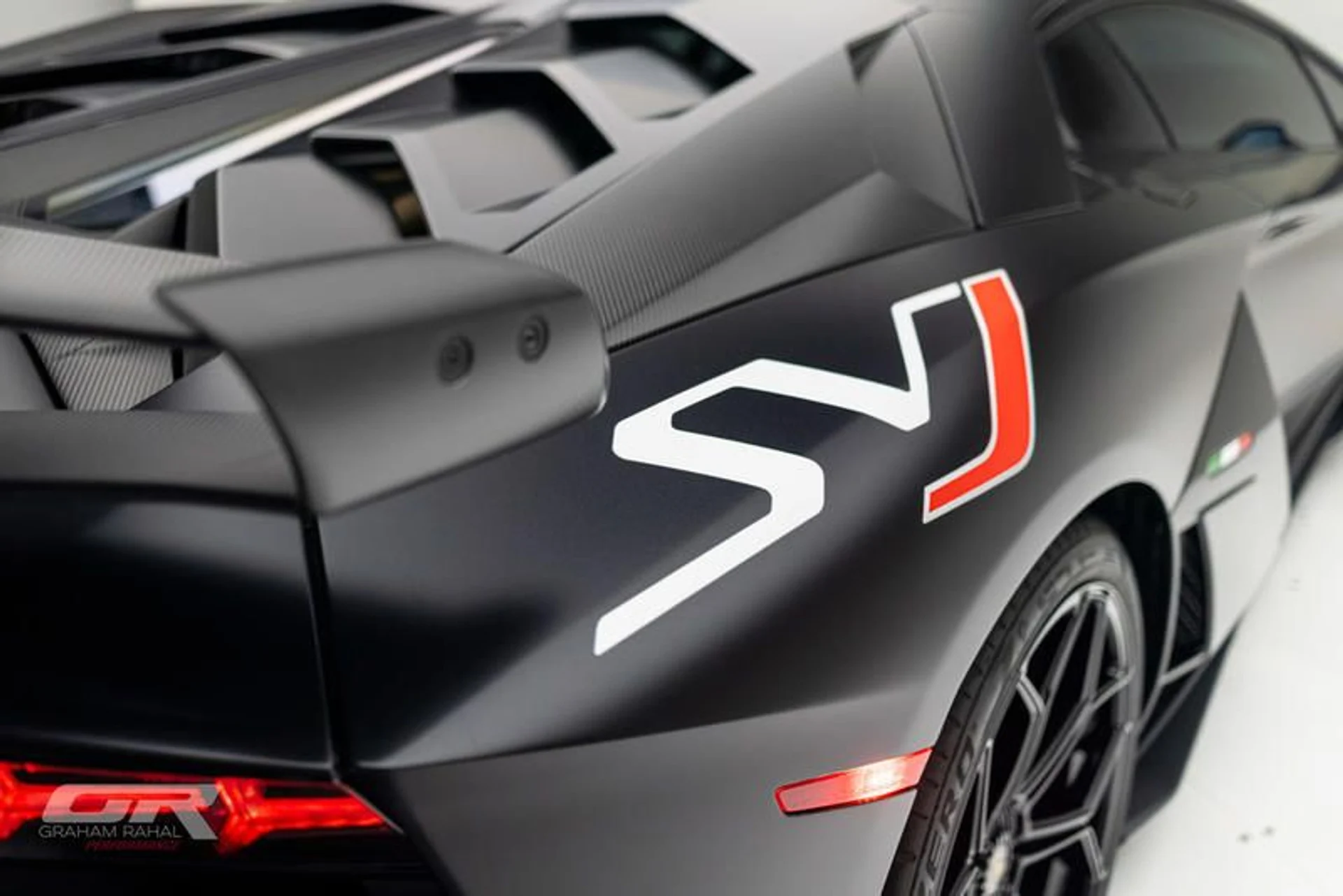 mph026_1151425365_A570_FDB_2_9_D3_E_4166_A301_986_D45_B530_AA_199159616c