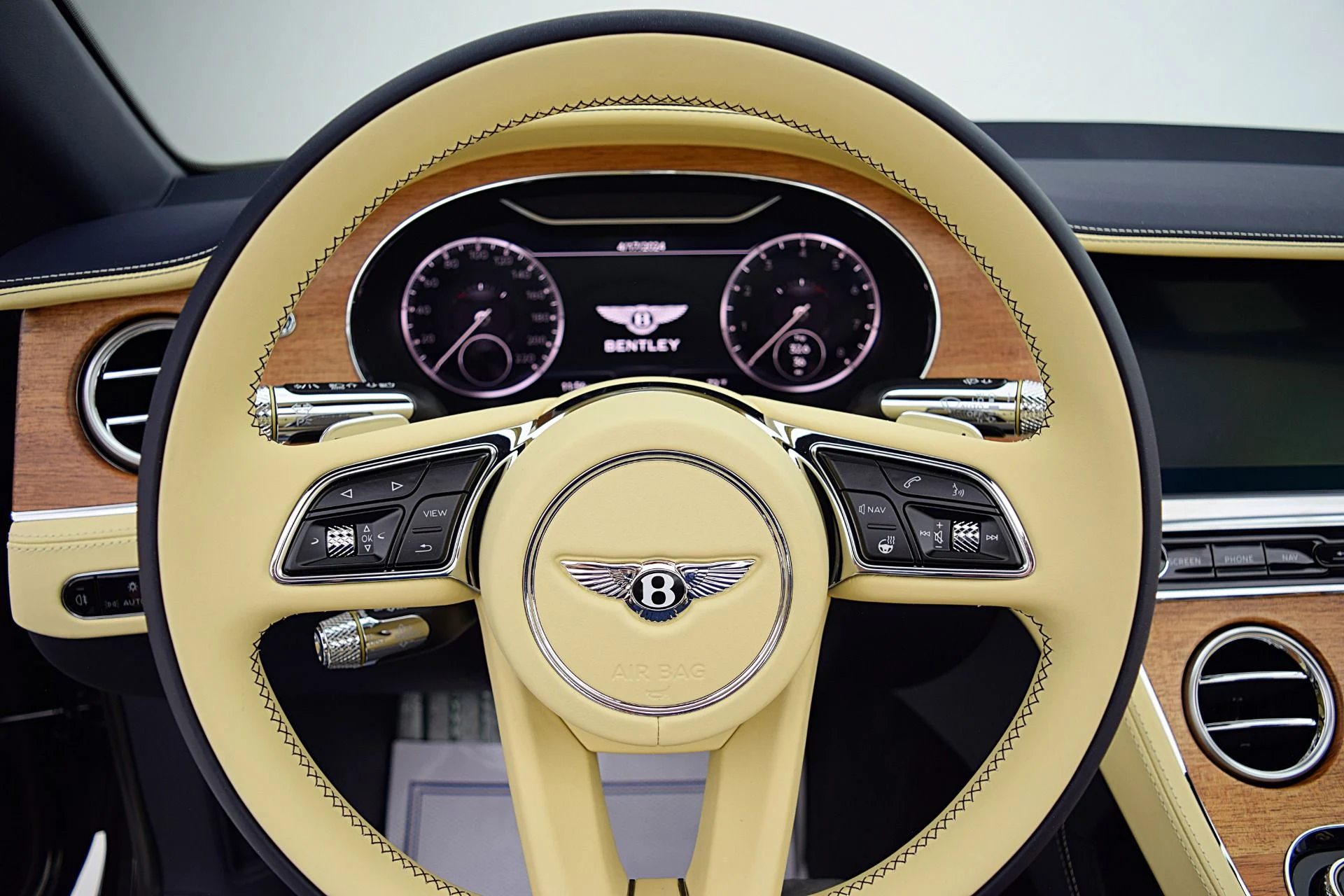 mph026_1151656212_Used_2024_Bentley_Continental_GTC_V8_LEASE_OPTIONS_AVAILABLE_fd874f350a