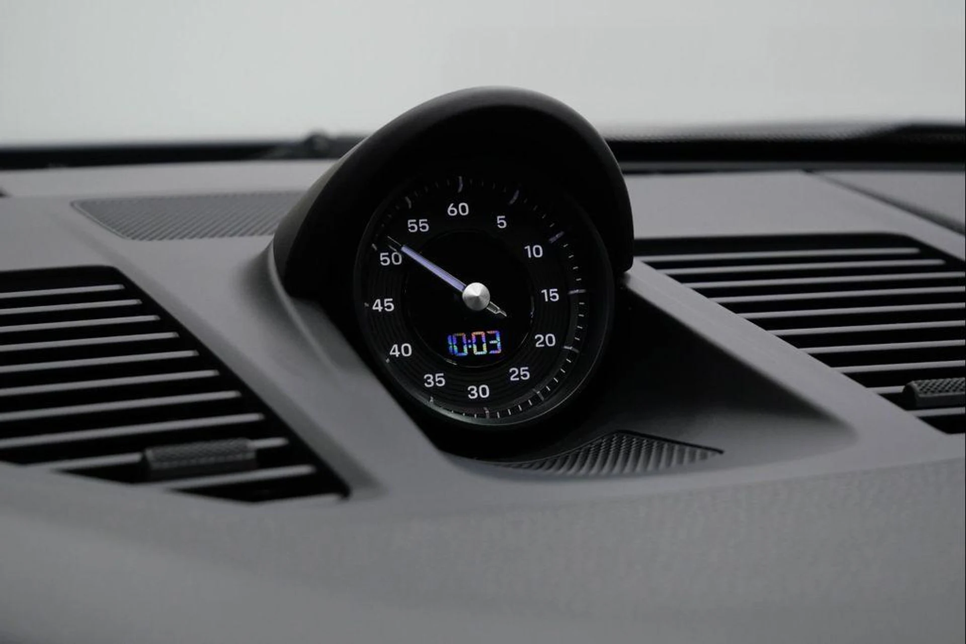 mph026_1154116652_P_Mz_YIR_Kjqvqxw_A_Ym_P97av_Ipp_LOA_1d671a50a8