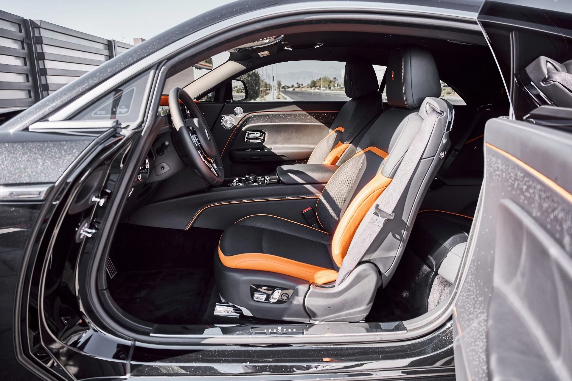 mph026_1155059916_Used_2025_Rolls_Royce_Spectre_Base_1775246512_70f032dc5b