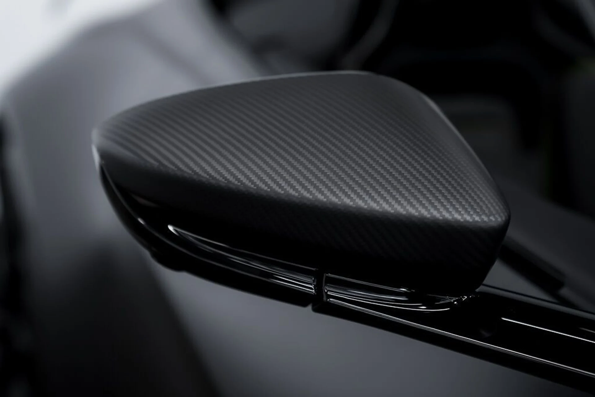 mph026_1158205573_aston_martin_vantage_2023_jpg_v_1773863537_e173b81668