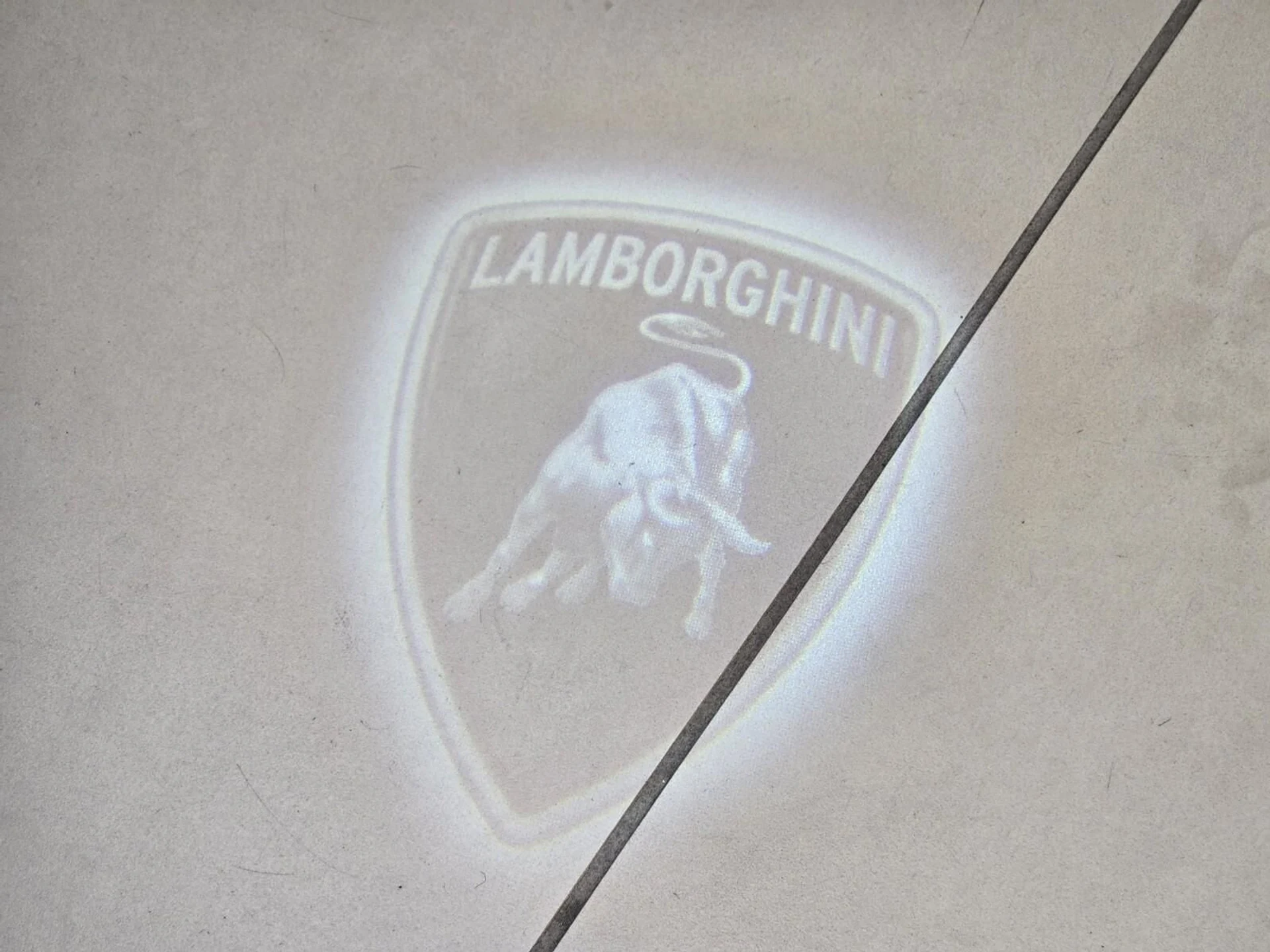 mph026_1164980728_Used_2023_Lamborghini_Huracan_Tecnica_1777355916_781a1a7102