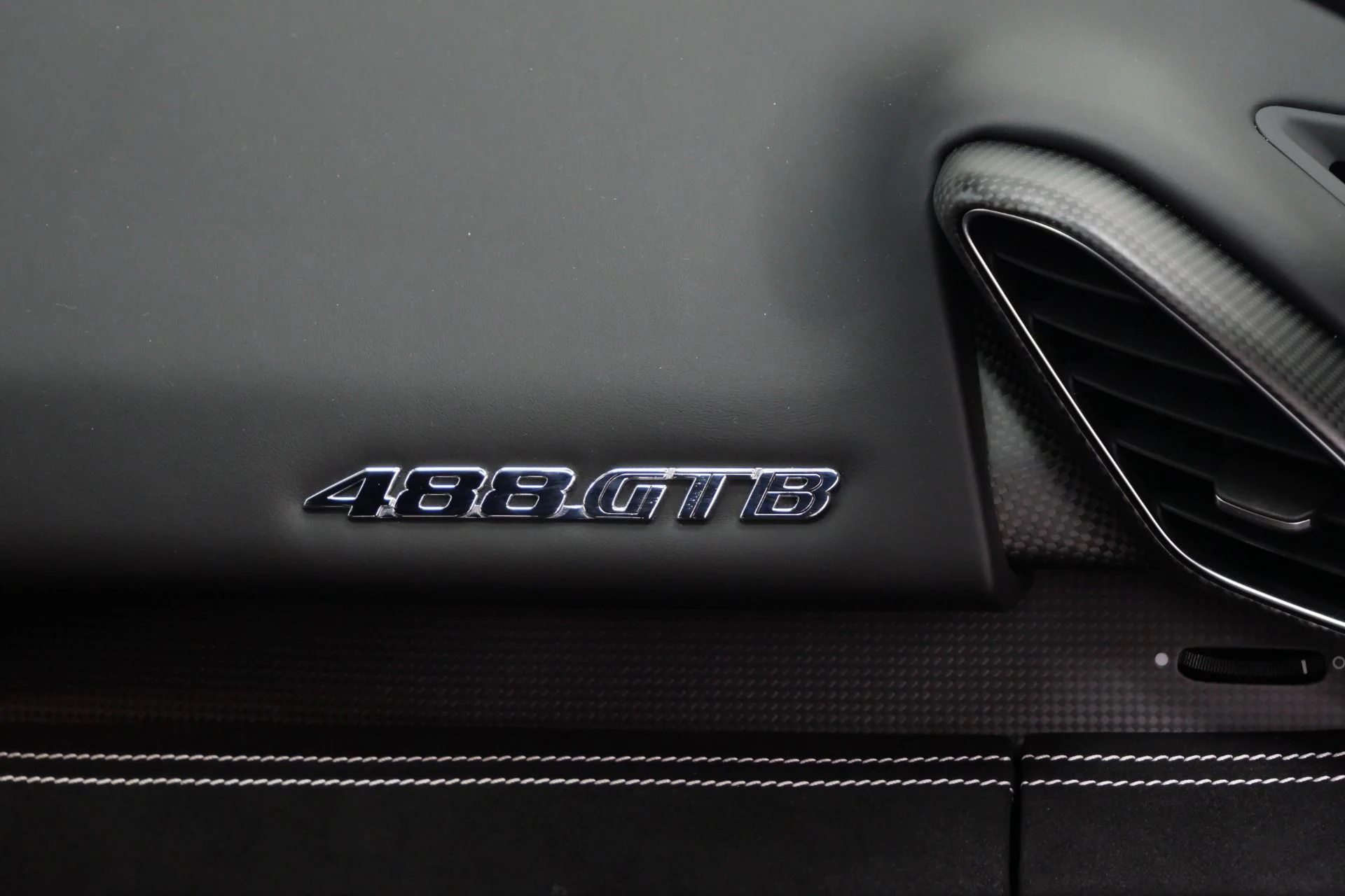 mph026_1181416906_Used_2018_Ferrari_488_GTB_1755116927_bb268500db