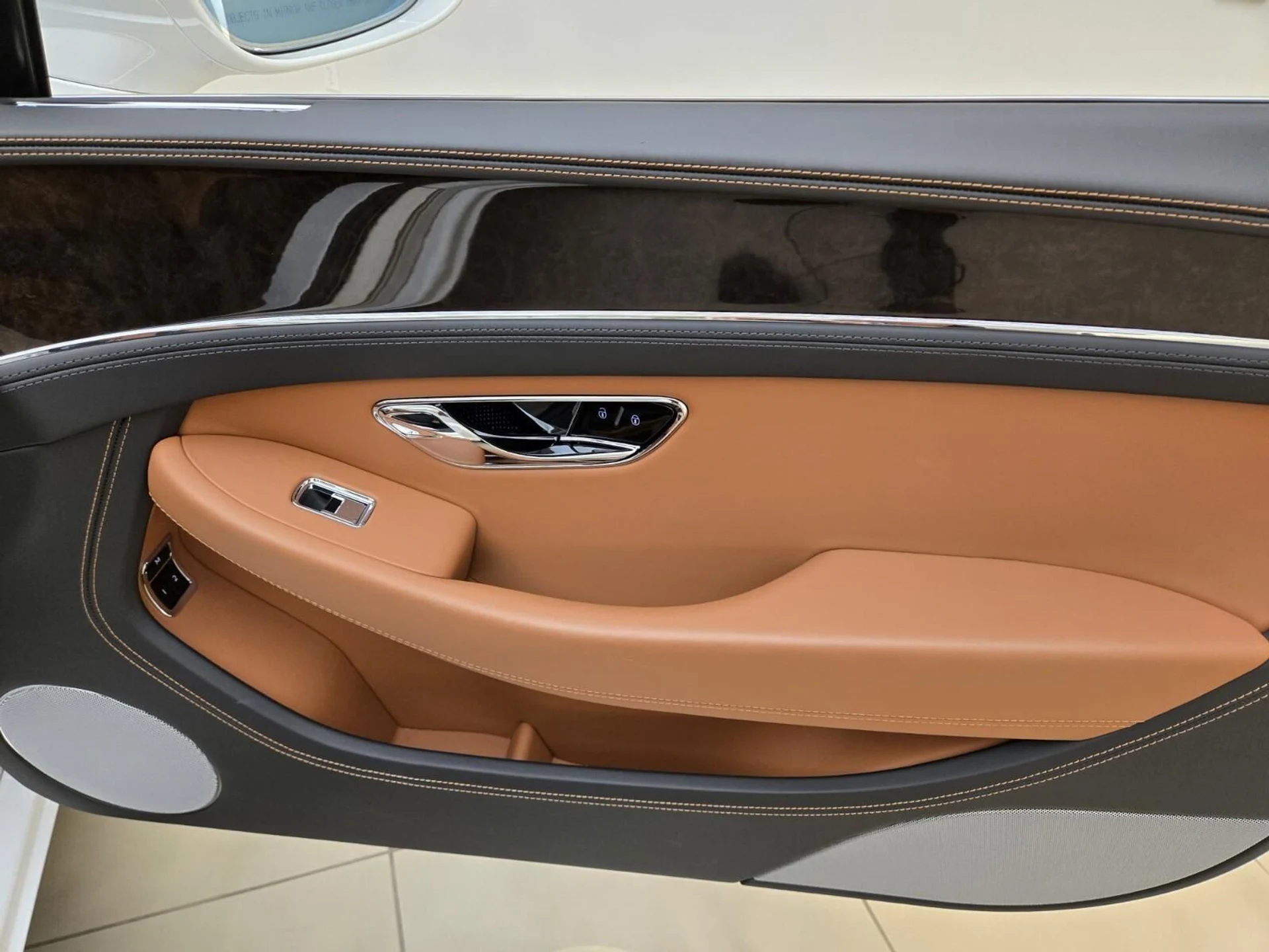 mph026_1187353794_Used_2020_Bentley_Continental_GT_V8_1765003861_db89ce9648