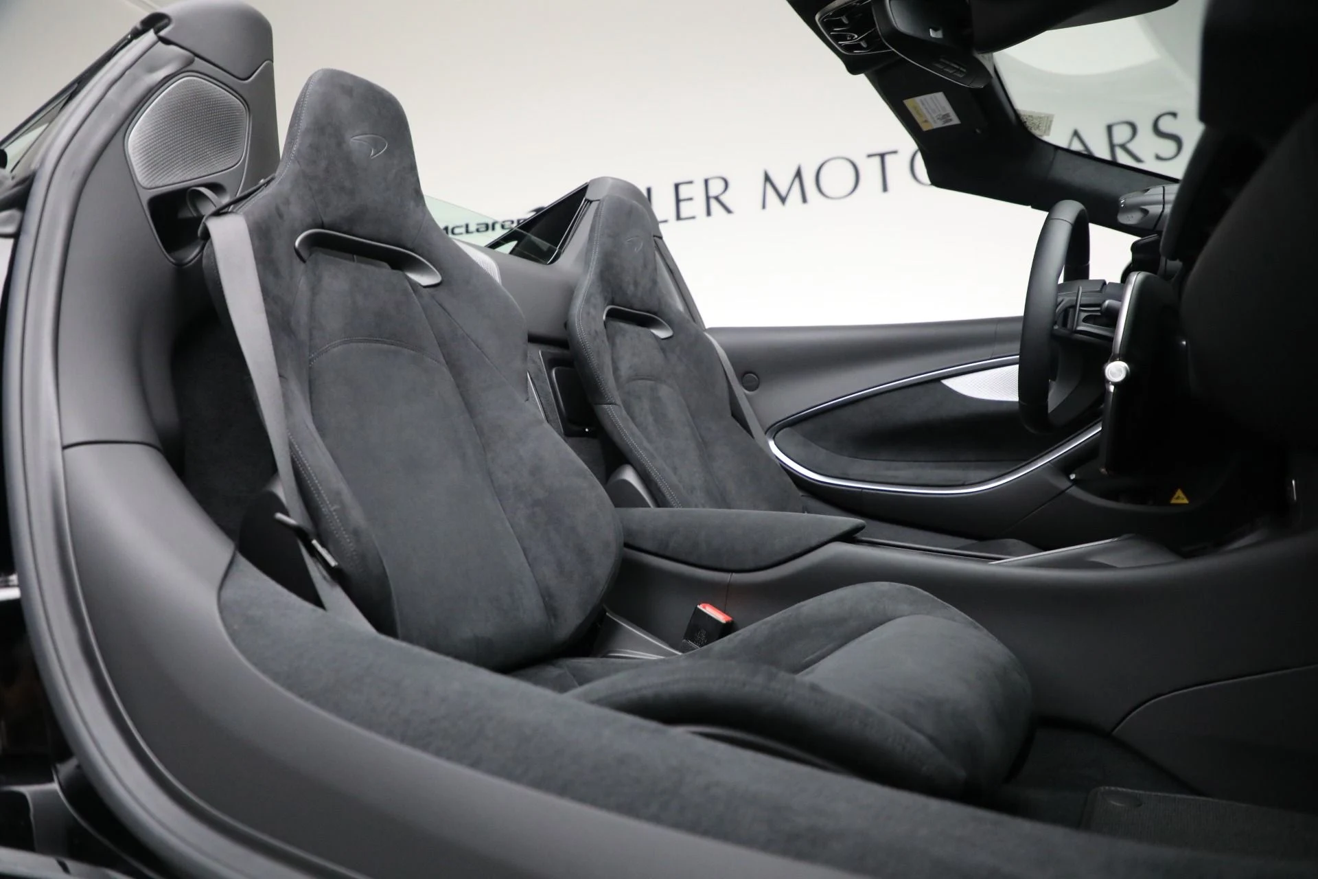 mph026_1187845970_New_2025_Mc_Laren_Artura_Spider_41d473075b