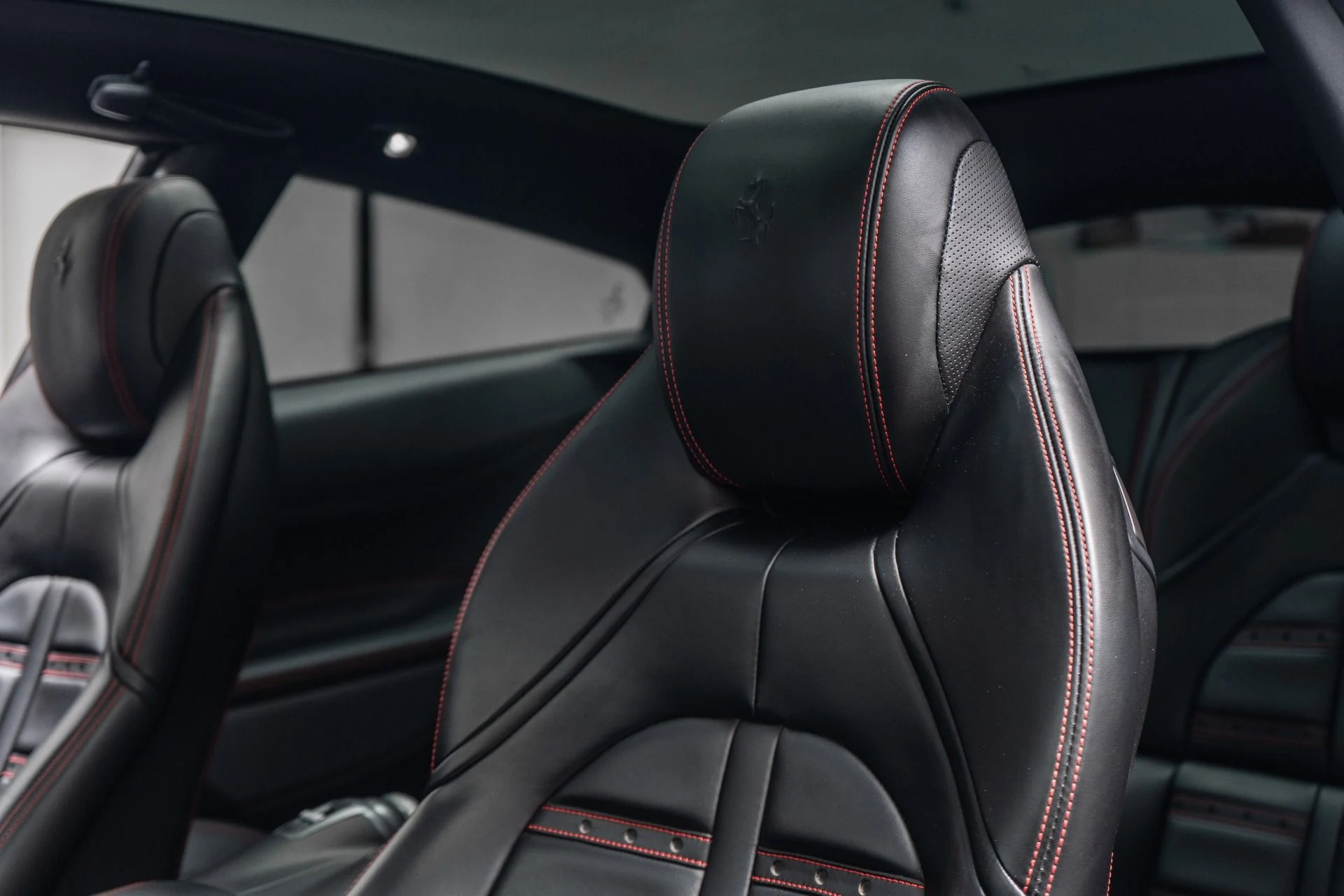 mph026_1189102347_Used_2019_Ferrari_GTC_4_Lusso_1790632614_ea3370e786