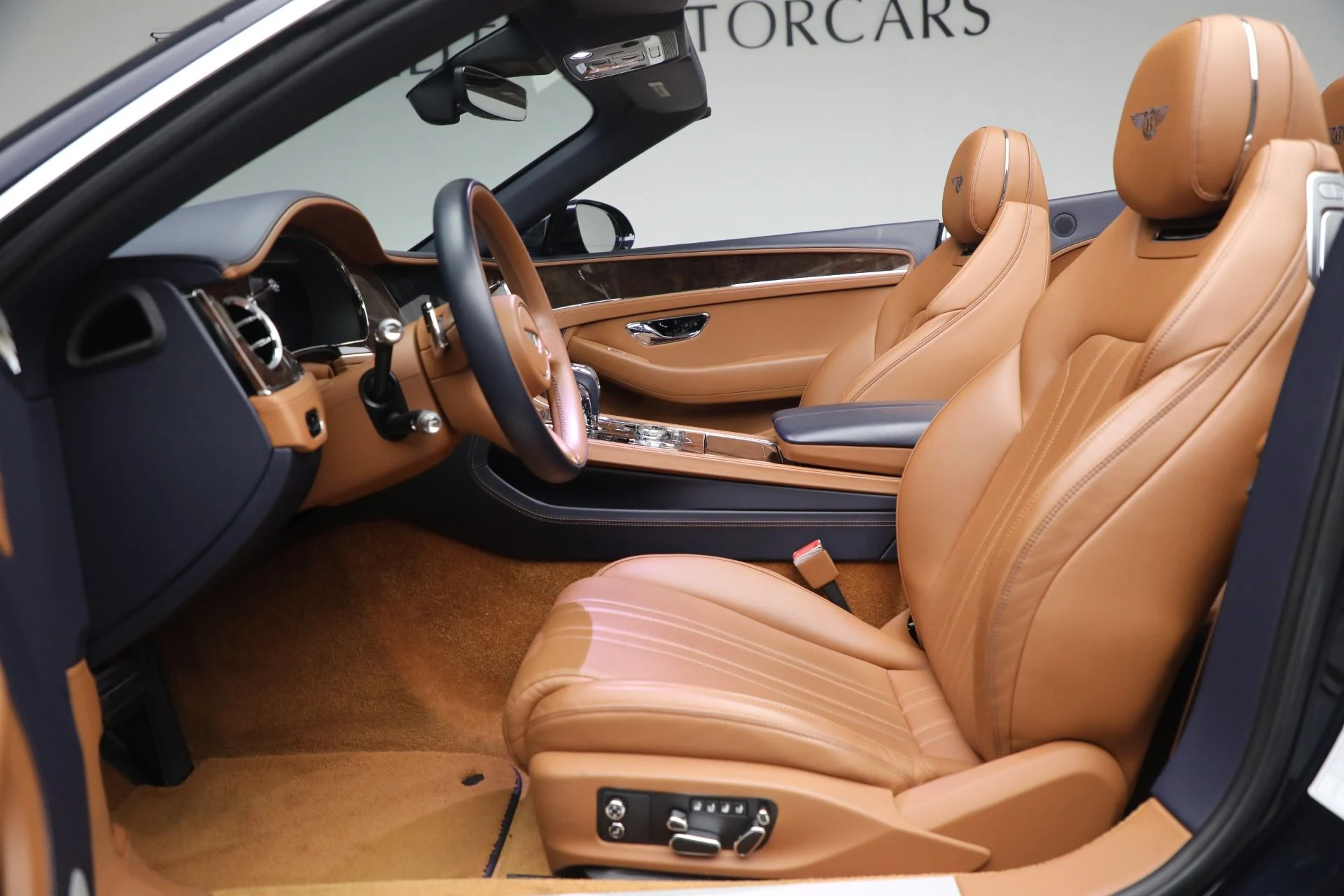 mph026_120021790_Used_2021_Bentley_Continental_GTC_V8_a734fa8c02