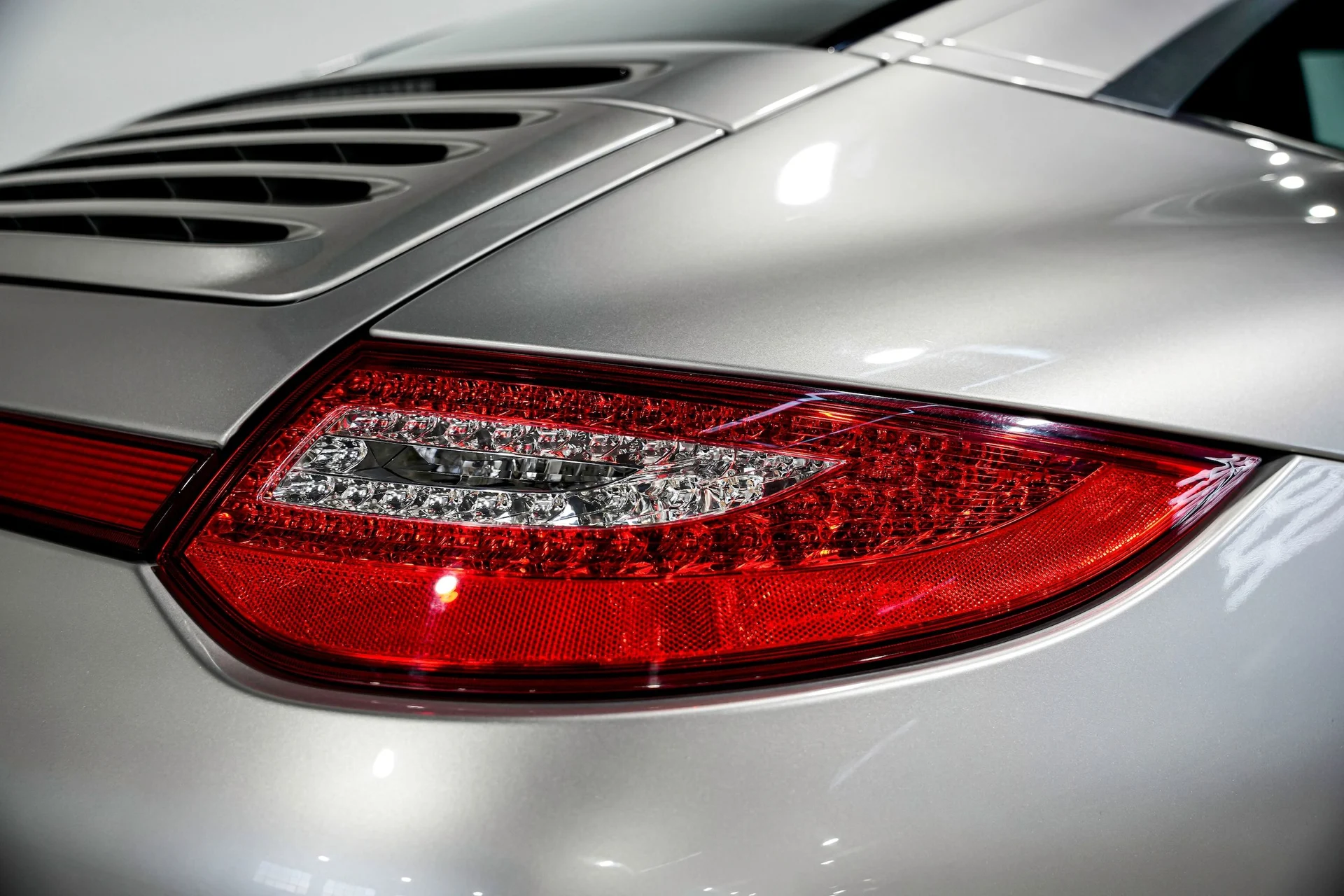 mph026_120106990_06b3a50b2f869ee8090d937f1bb2d583x_fe9333b42b