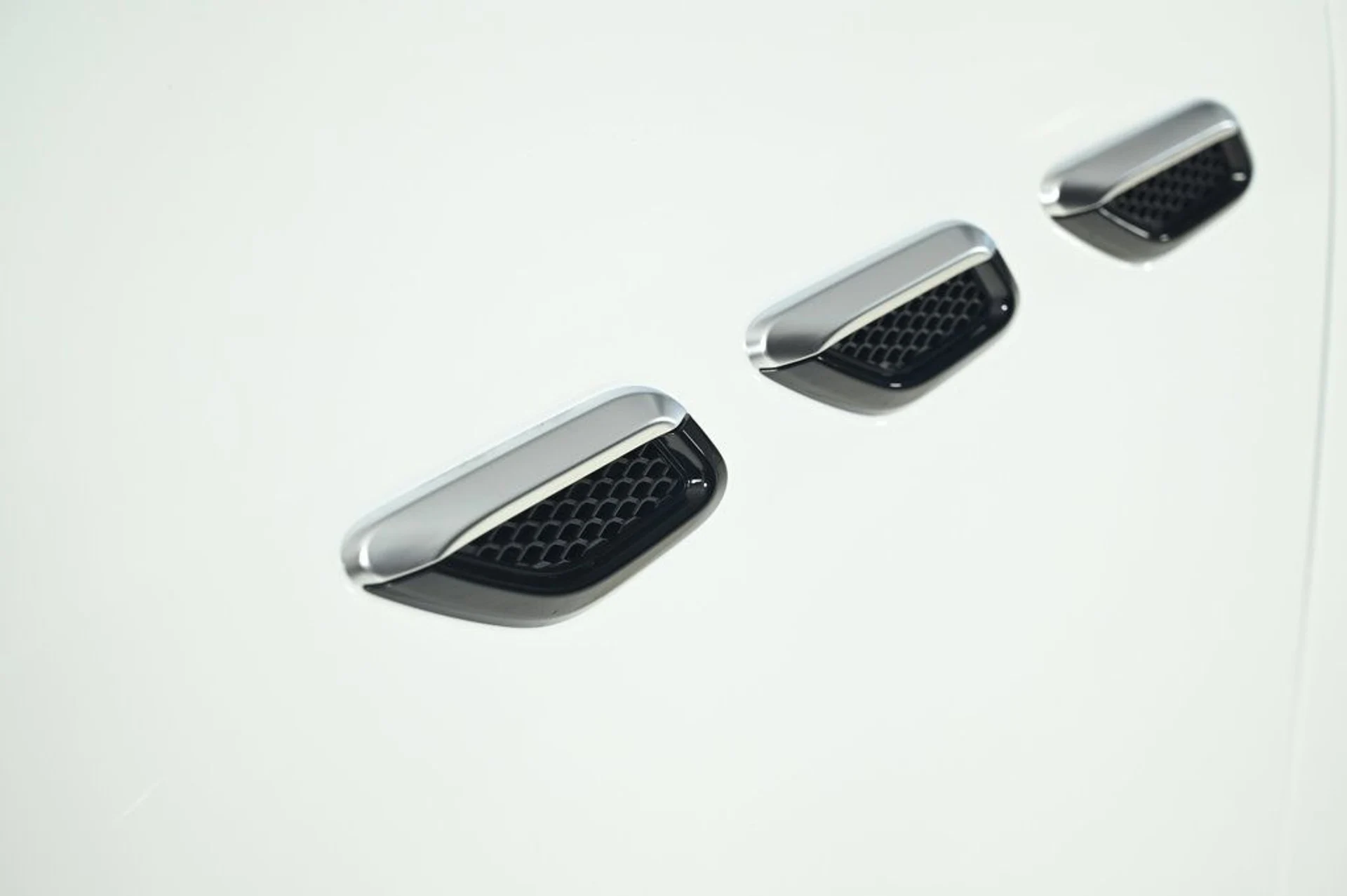 mph026_1202877761_used_2025_maserati_grecale_base_11350_22975680_26_1024_0d5ee78019