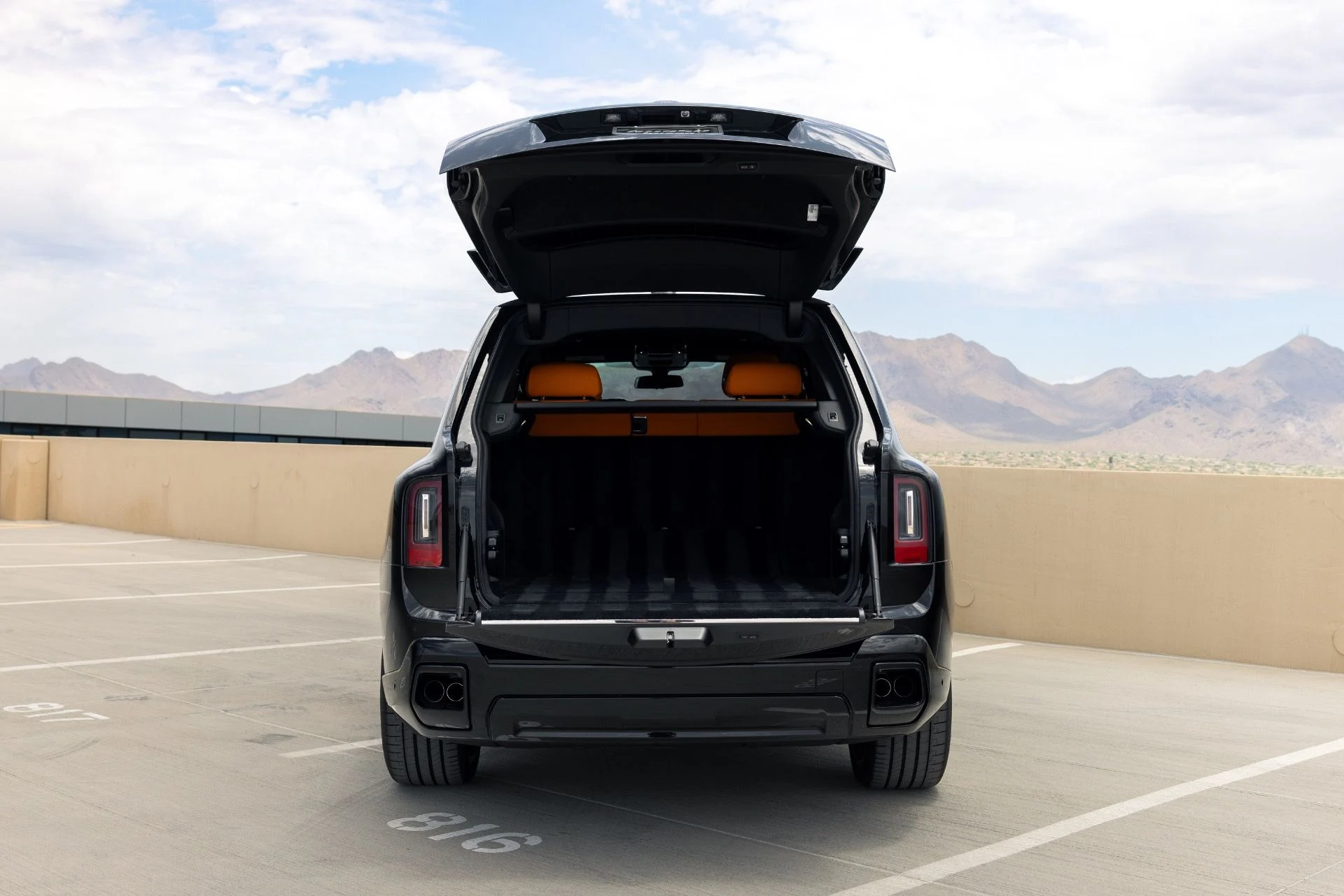 mph026_1214131701_Used_2026_Rolls_Royce_Cullinan_1782343213_a02495bb81
