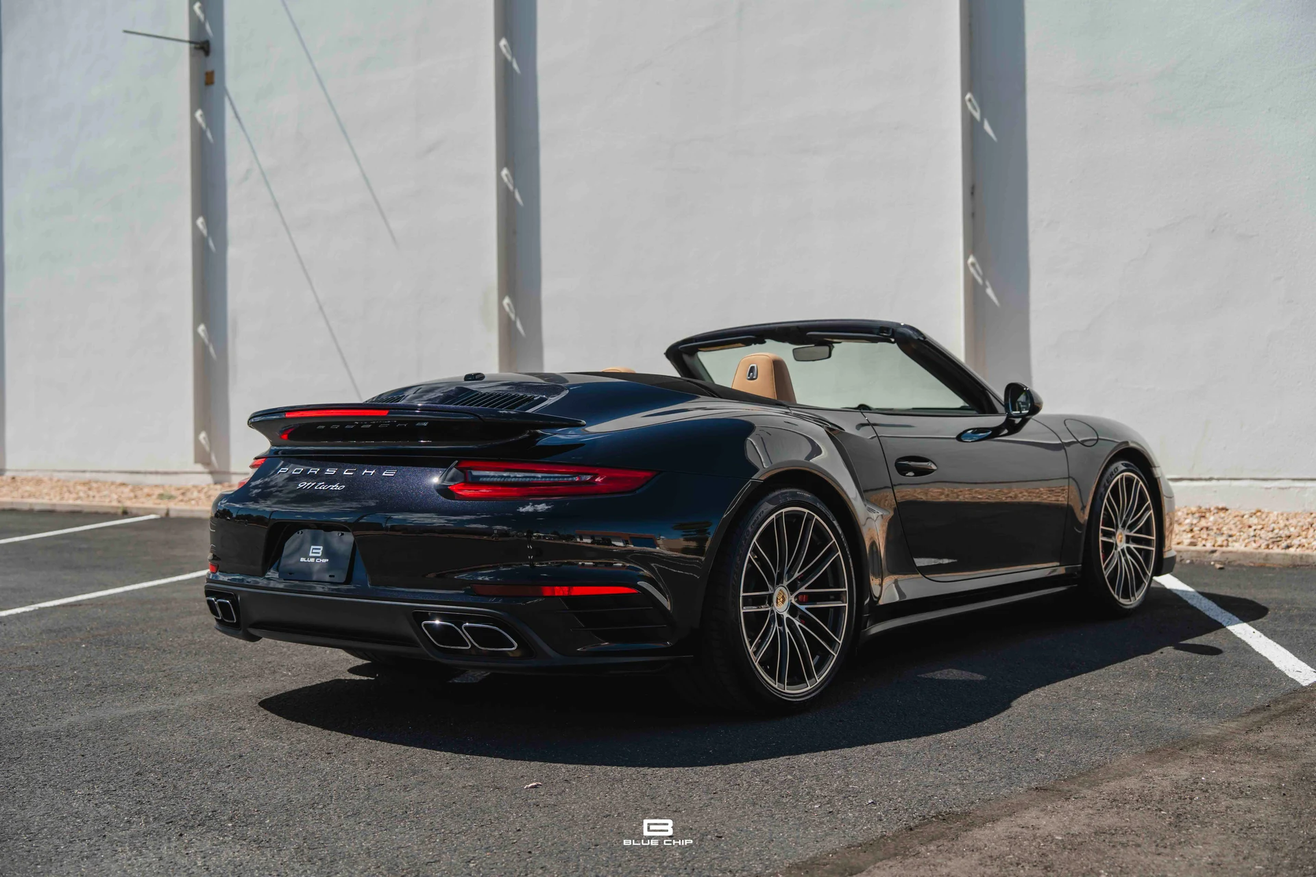 mph026_1220987654_6a2c27e33d632c5f3c92463e_2017_Porsche_911_Turbo_27_f9050156f5