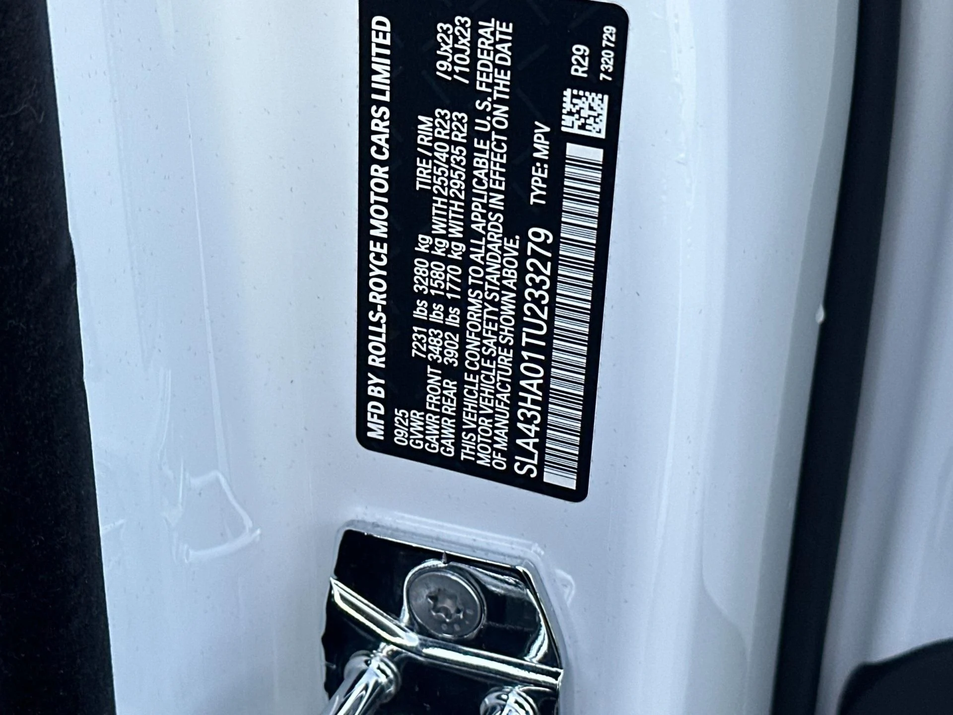 mph026_1226890050_New_2026_Rolls_Royce_Black_Badge_Cullinan_1765013314_56b70b6101