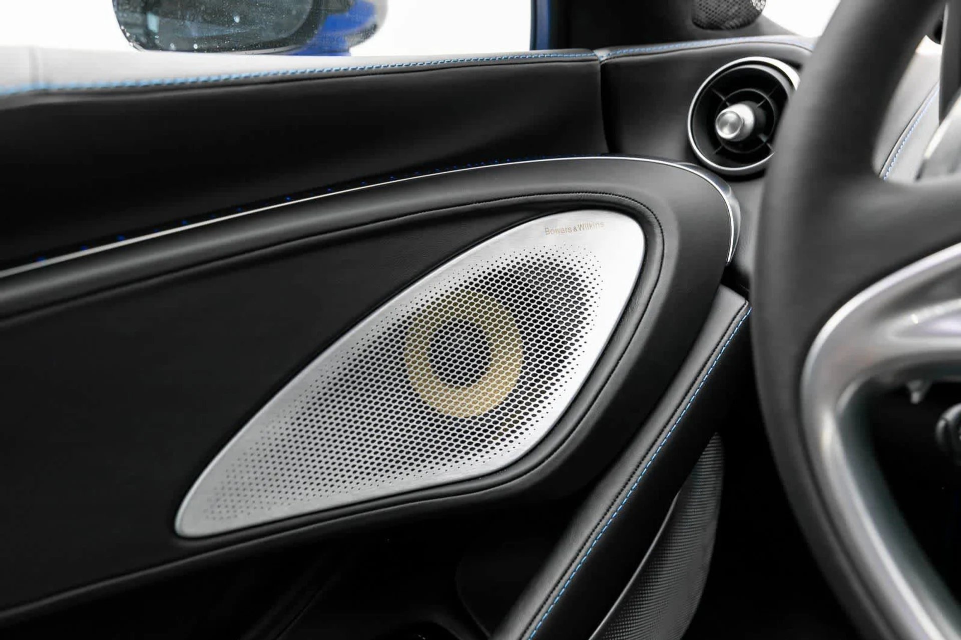 mph026_1227290046_27_e9652a9a6c