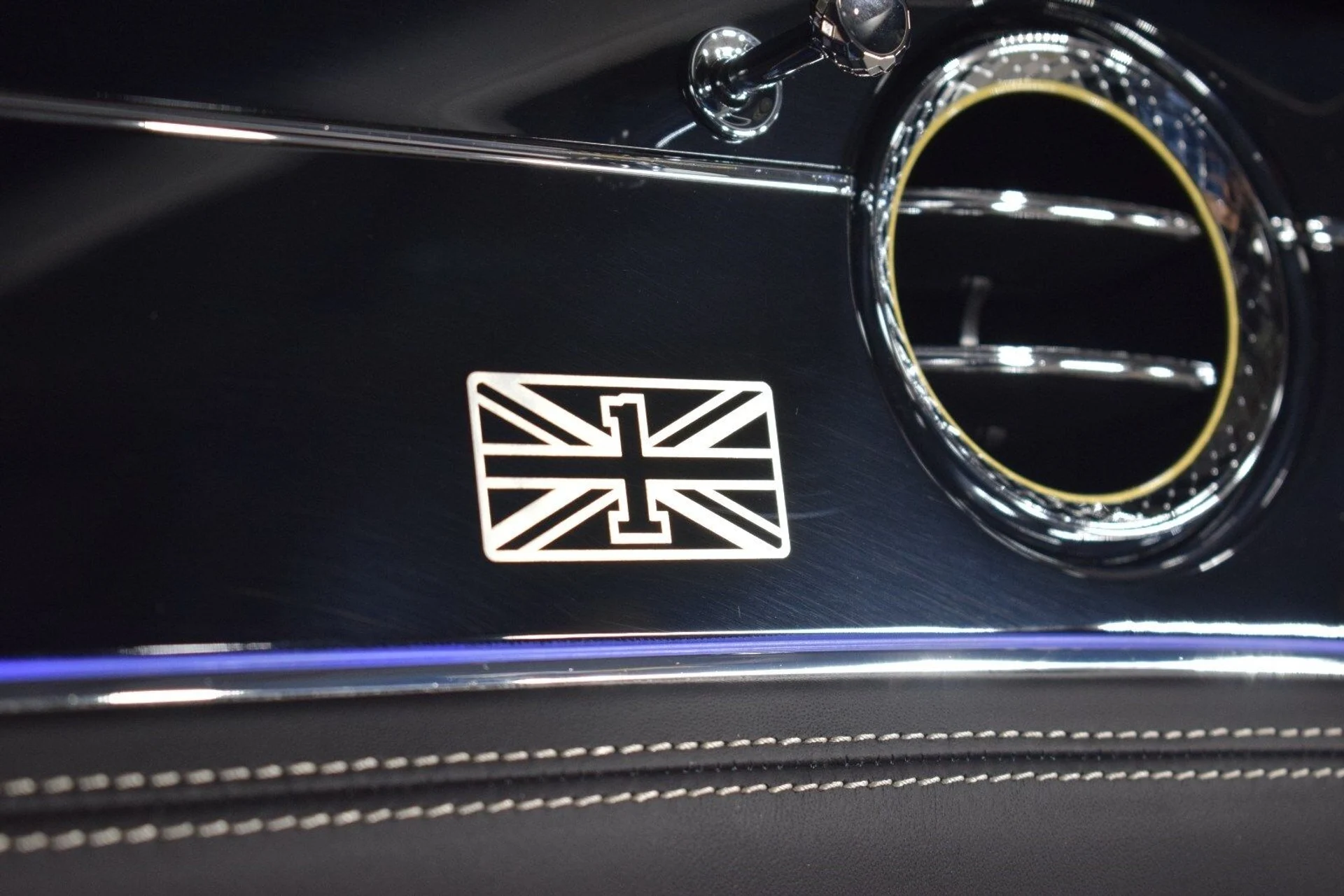 mph026_1228873529_4650a5d2bf0088cabc2354c526087516x_236700dd9e