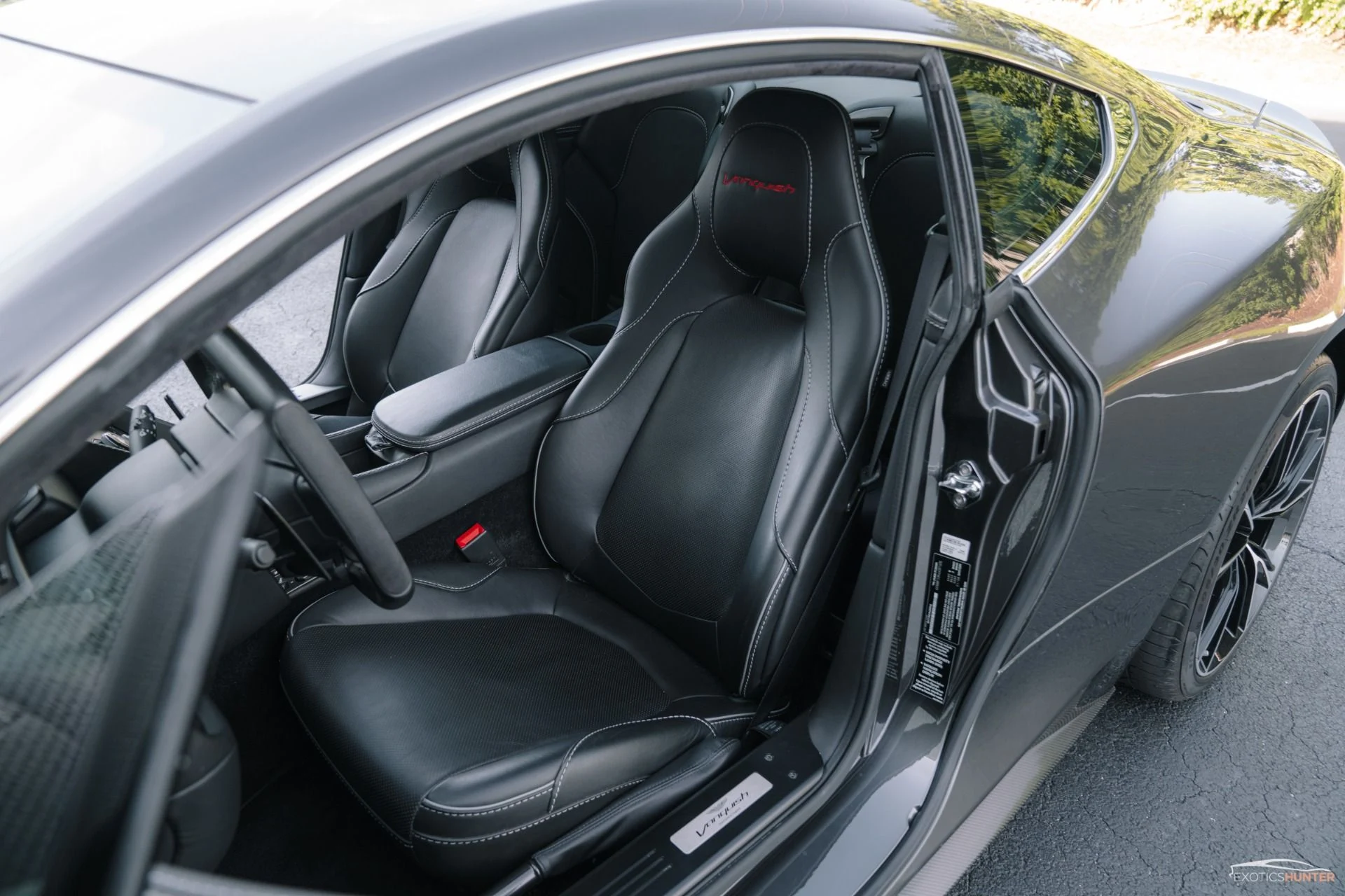mph026_1232665795_Used_2014_Aston_Martin_Vanquish_Carbon_Everything_1754011485_8e74adfd7d