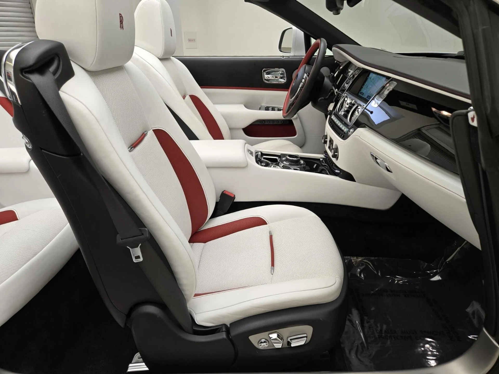 mph026_1233142201_Used_2018_Rolls_Royce_Dawn_1753166206_7dce720a3b