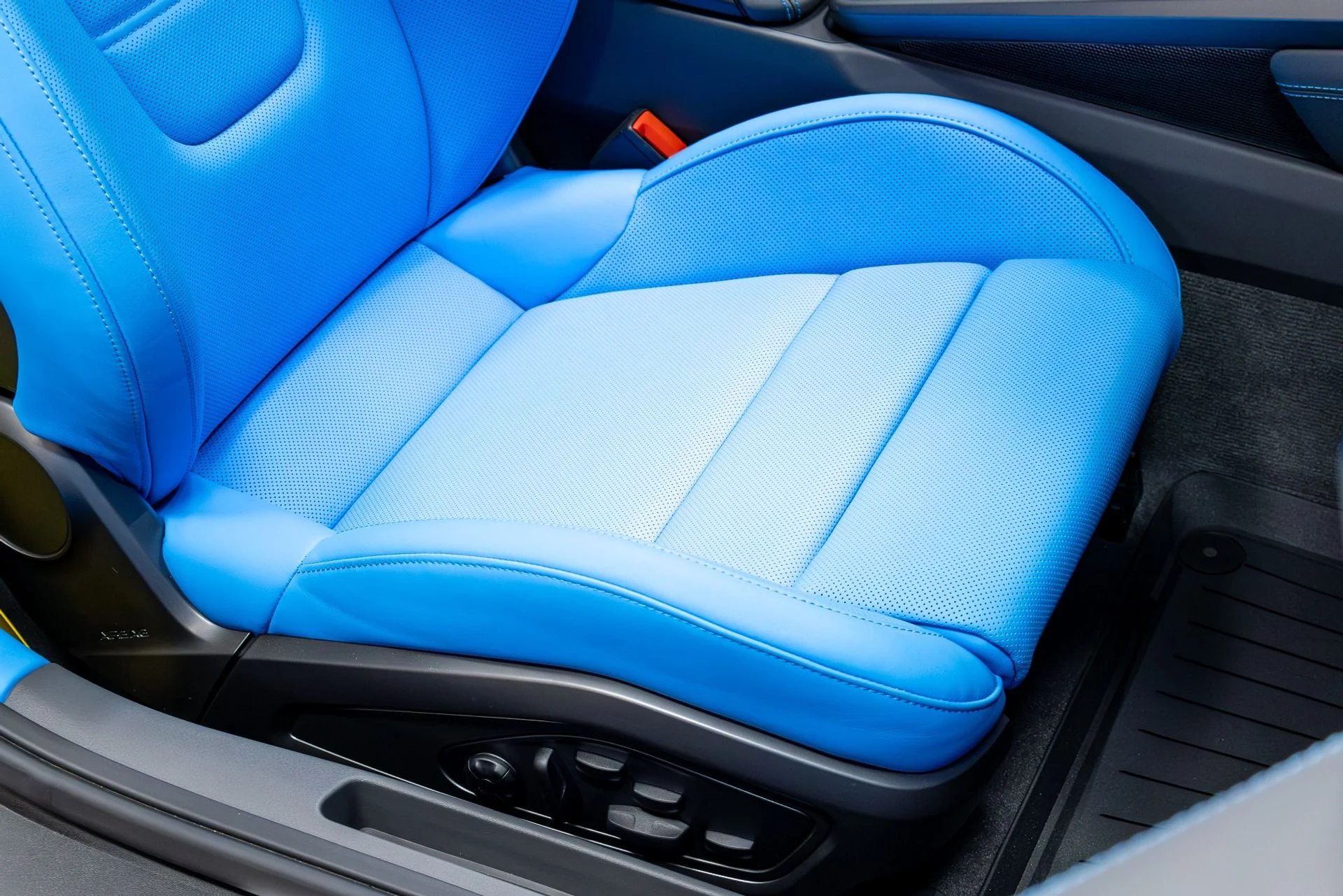 mph026_1246439228_Used_2024_Porsche_911_1774039779_1139e70f9a