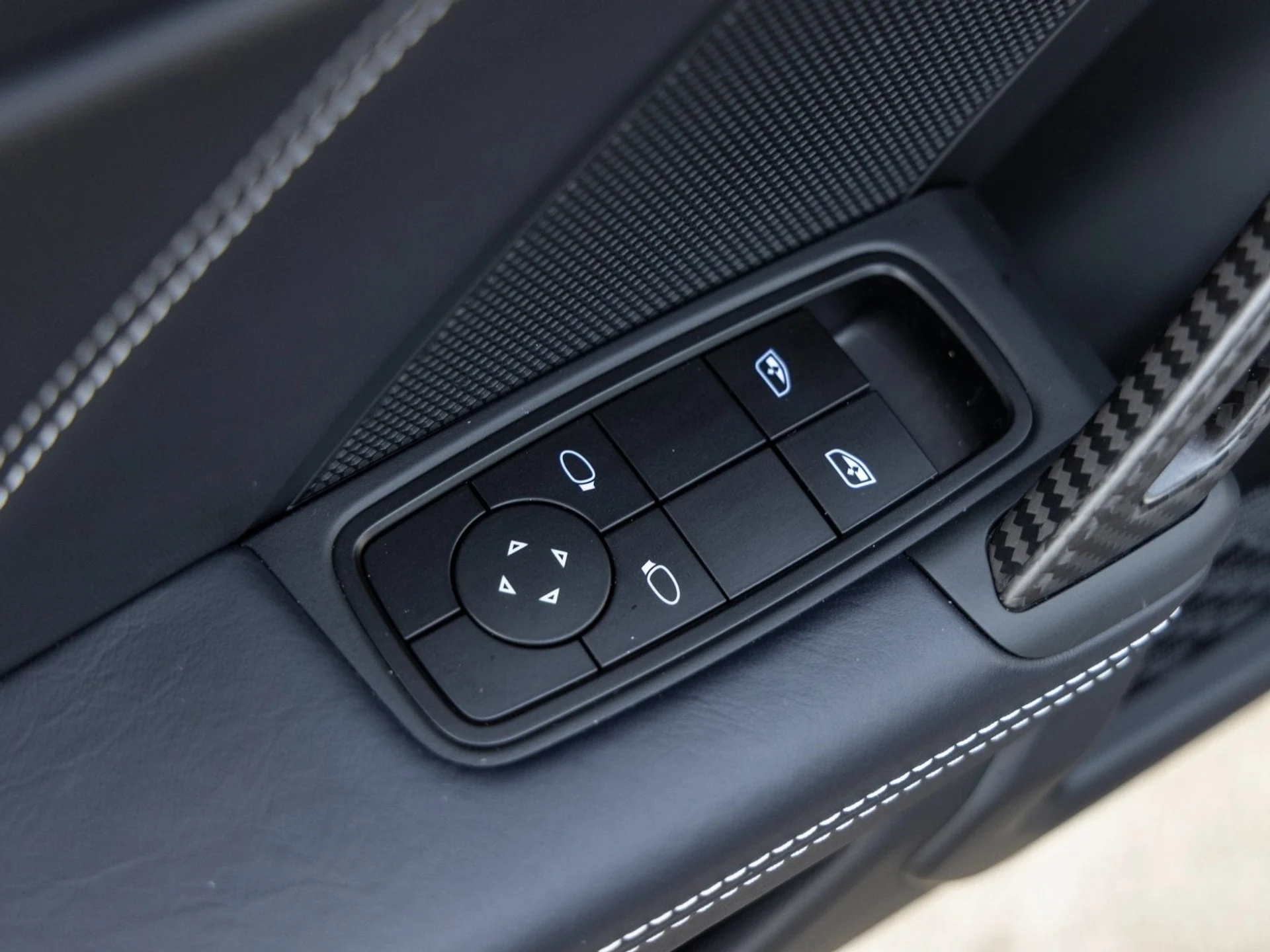 mph026_1247007292_27_c109af0764