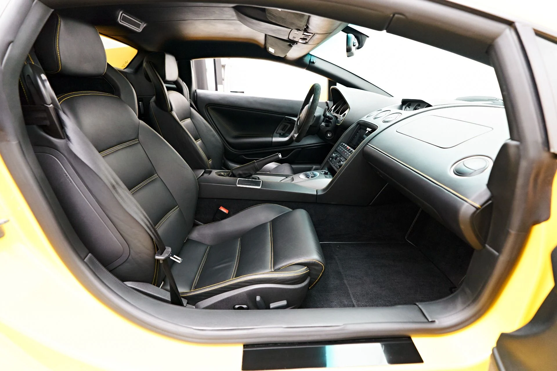 mph026_1250016241_Used_2005_Lamborghini_Gallardo_1703127301_59599b1d64