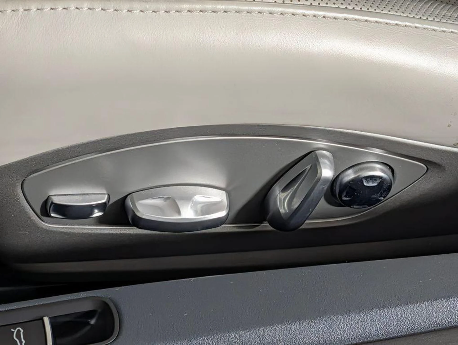 mph026_1254894252_H_Ai1j_ISDN_Qe_Jn7f_Tz7qs_T_Xy_HW_6w_4002a60c63