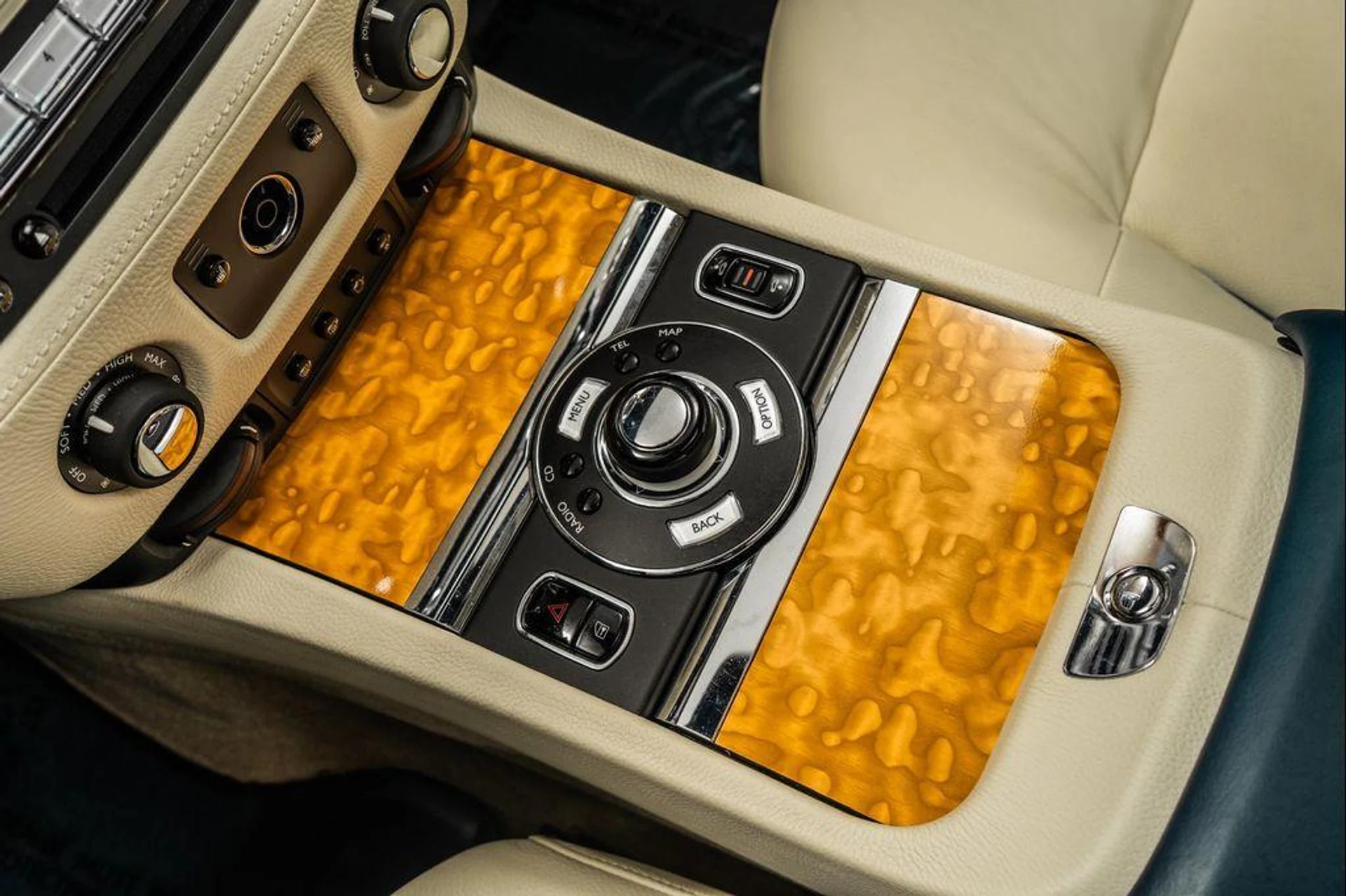 mph026_1255132329_NW_Ou_Fv3tc_M3_Tv_Eb7evy_S3_A0_Jub_Y_e92ded24a0