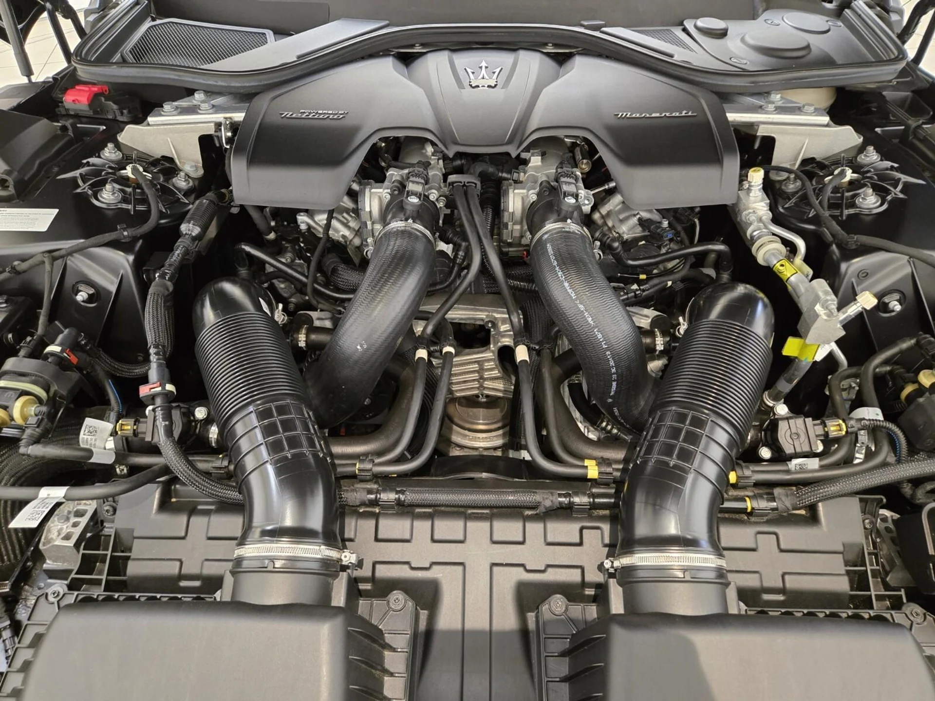 mph026_1256981962_Used_2024_Maserati_Gran_Turismo_Modena_1745664051_1775b9ab73