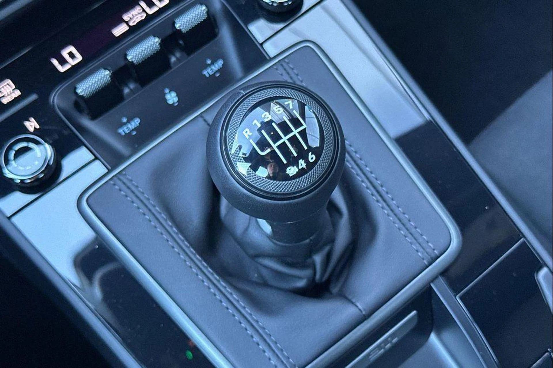 mph026_1258169942_gku_W3_Afg8_Ex_Le_VJD_1gjlqe226_DU_9069992a51