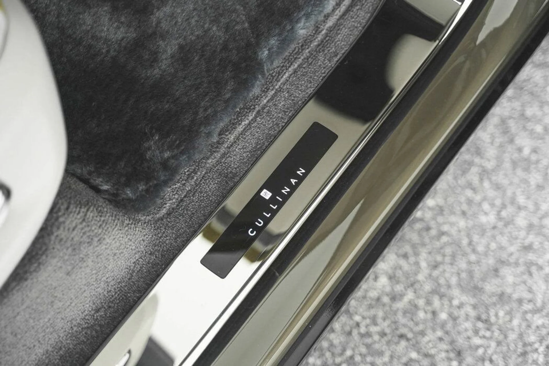 mph026_1258942413_57386bd5df01dc302a4410e0f8ba9641x_b0cc350774