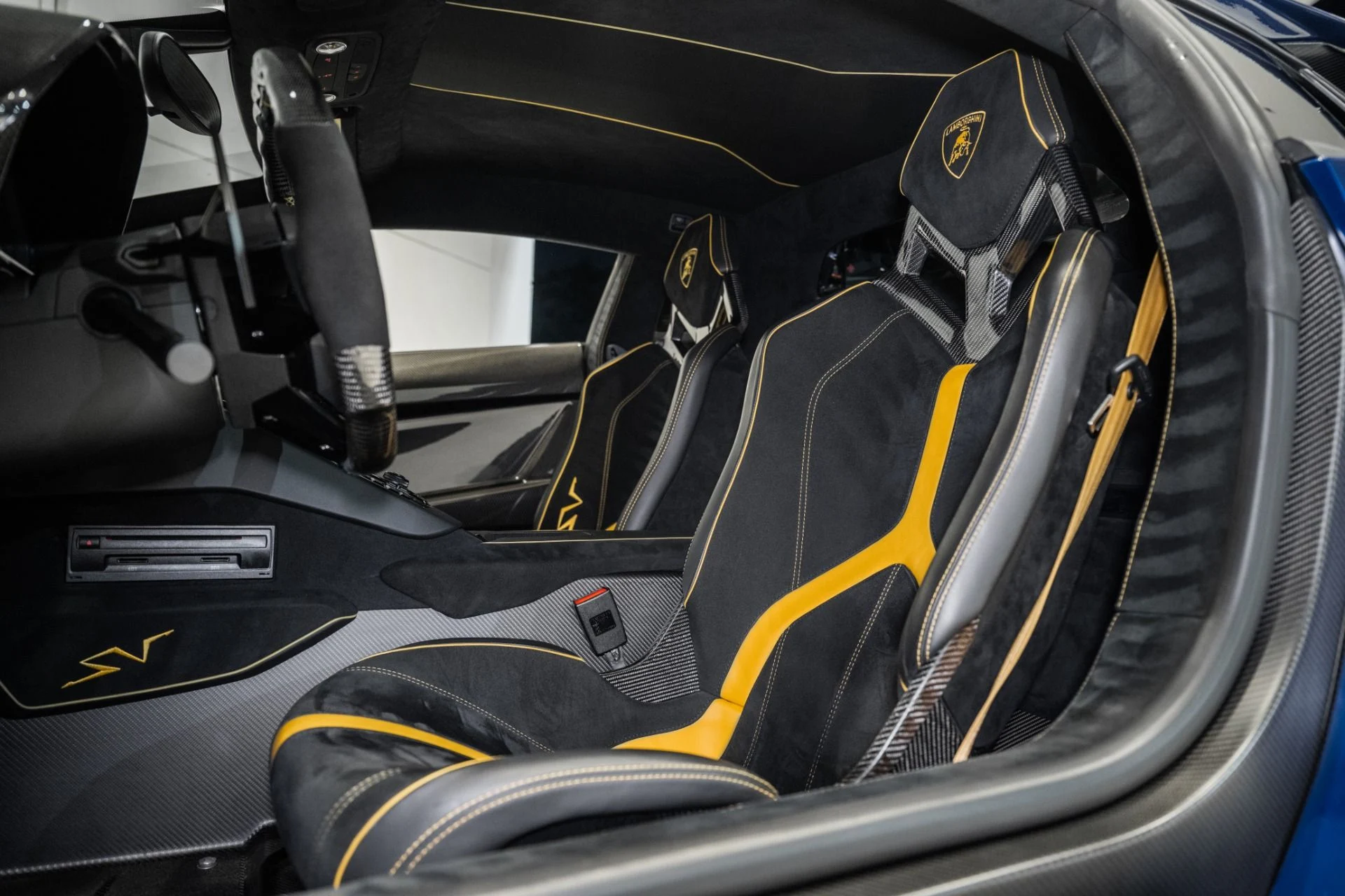 mph026_126693352_Used_2016_Lamborghini_Aventador_LP_750_4_SV_Coupe_1783114442_edbf86e86b
