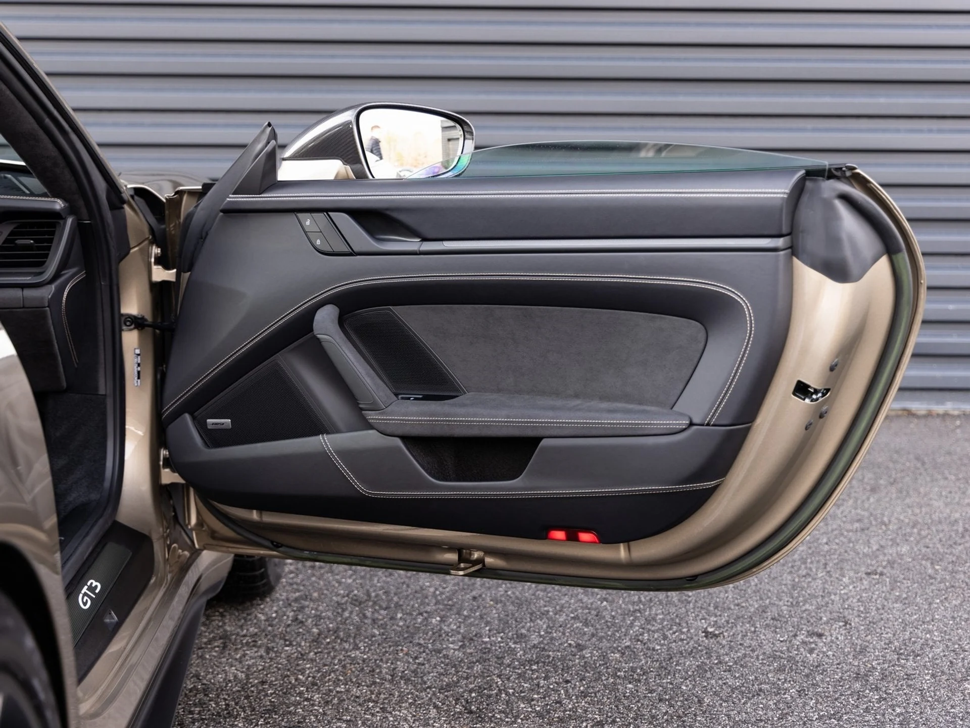 mph026_128615445_27_ea280d2a87