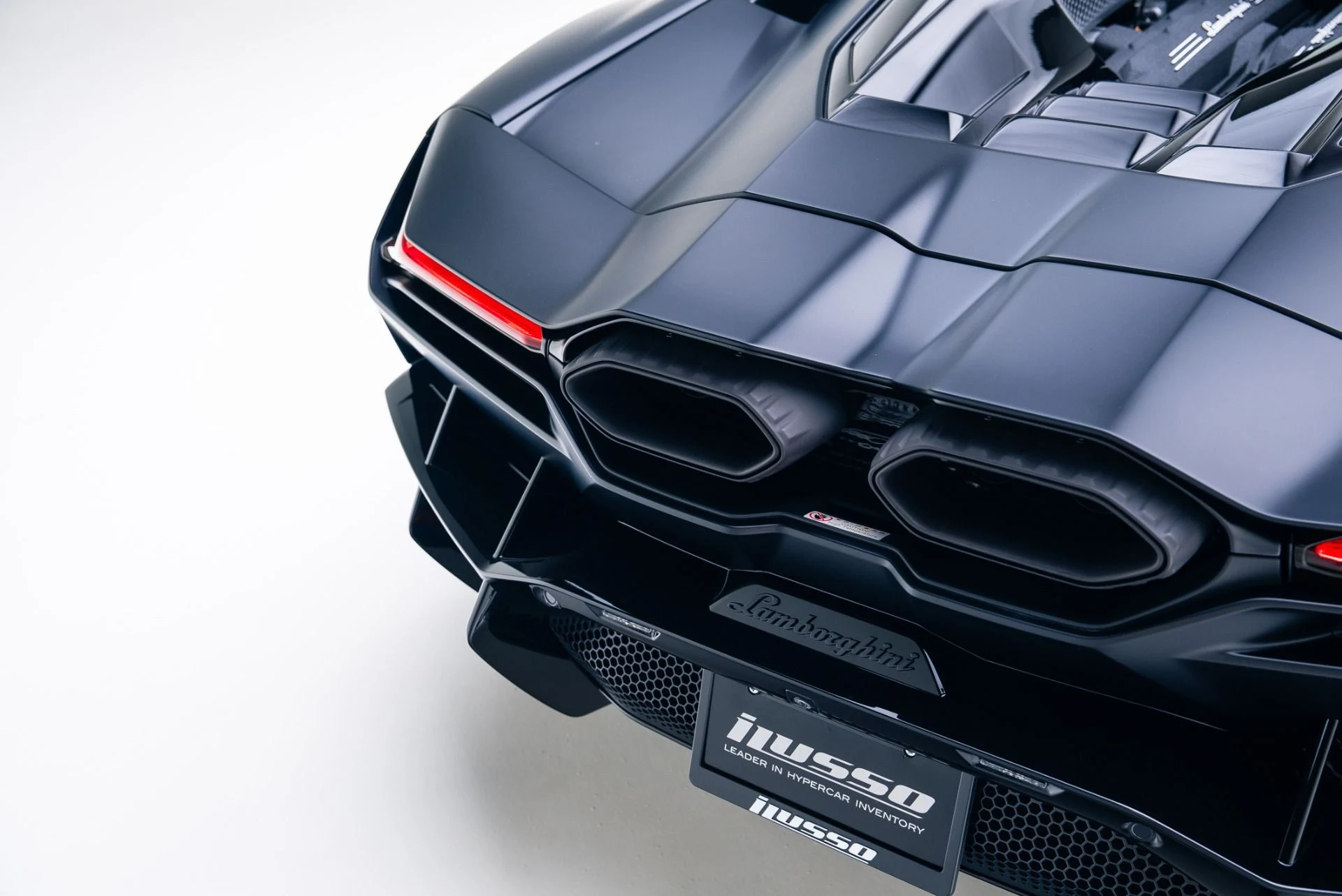 mph026_1291977949_Used_2024_Lamborghini_Revuelto_1764709282_c90d3c386c