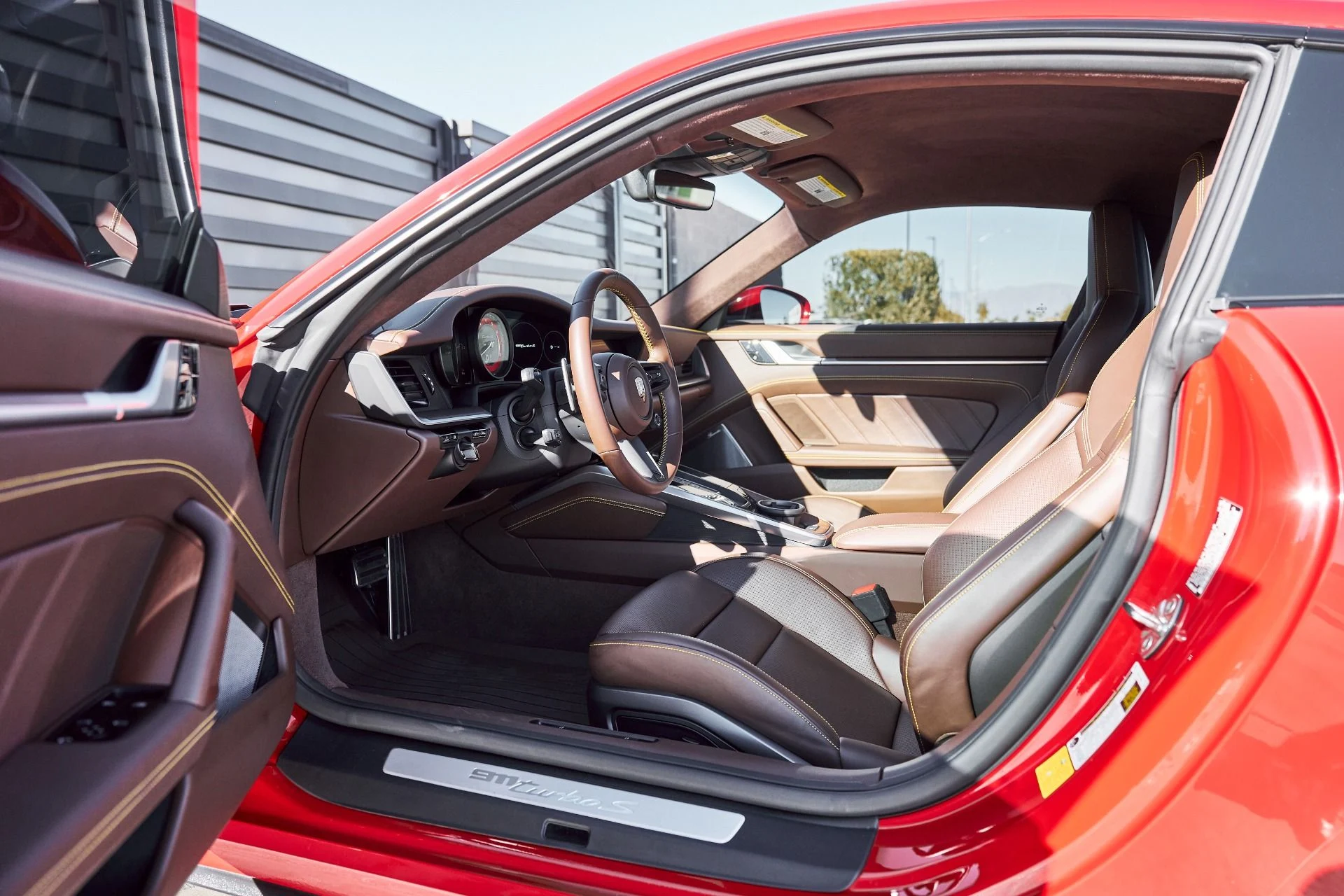 mph026_1293864796_Used_2021_Porsche_911_Turbo_S_1768616628_4ac9f51882