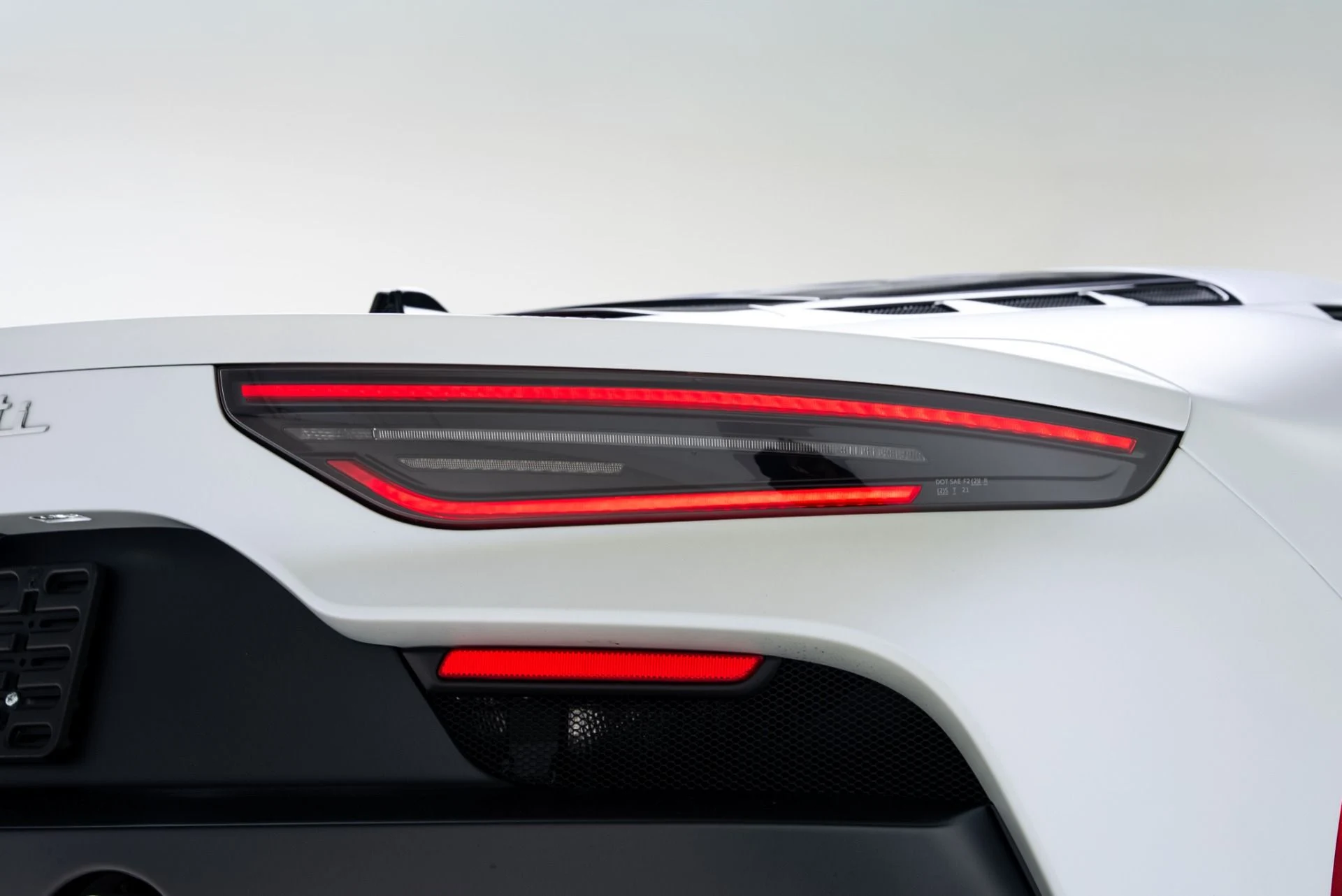 mph026_1295508843_Used_2023_Maserati_MC_20_1771372792_b50dfd4c8c