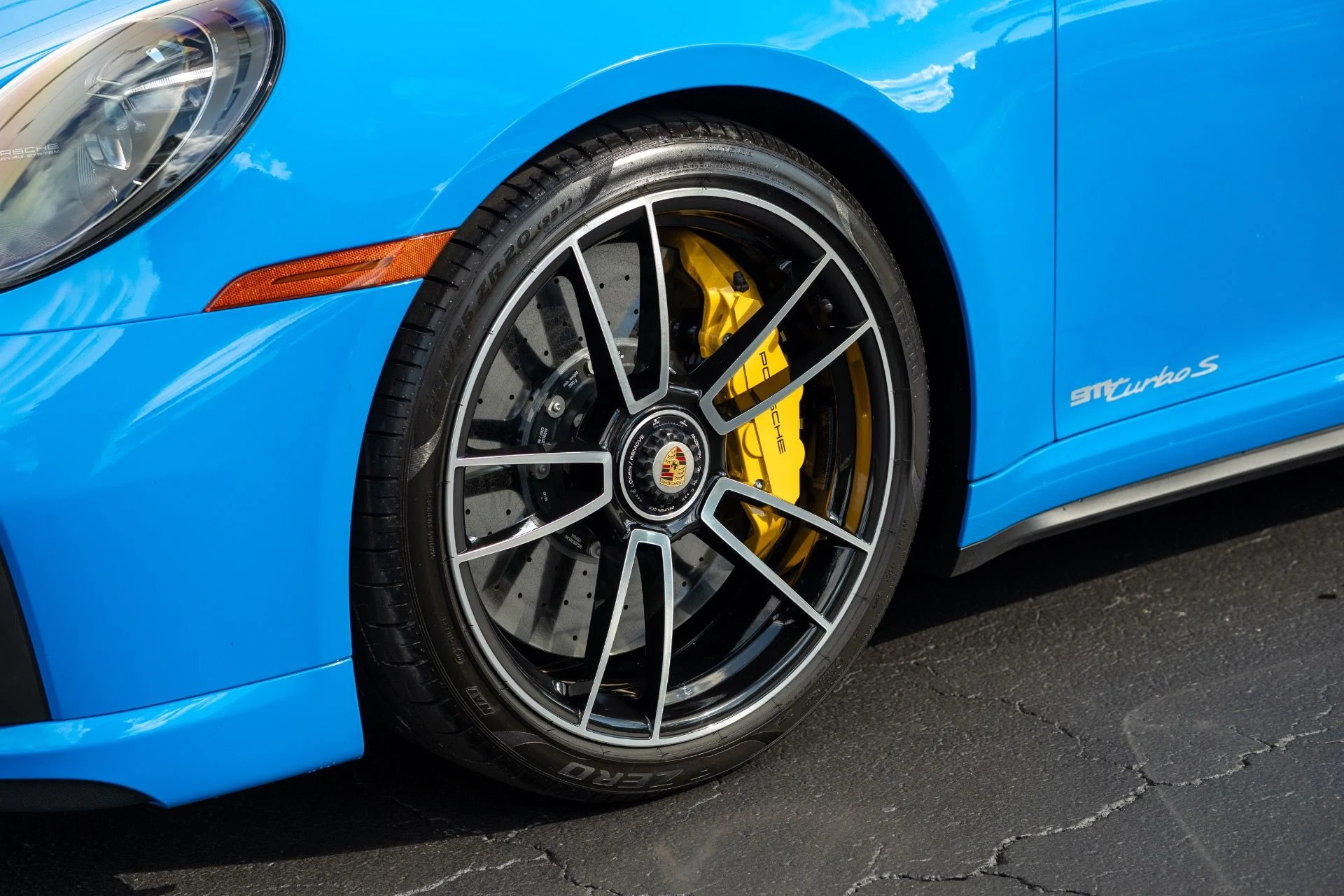 mph026_1298760953_Used_2023_Porsche_911_Turbo_S_1759285627_4b161f9cb9