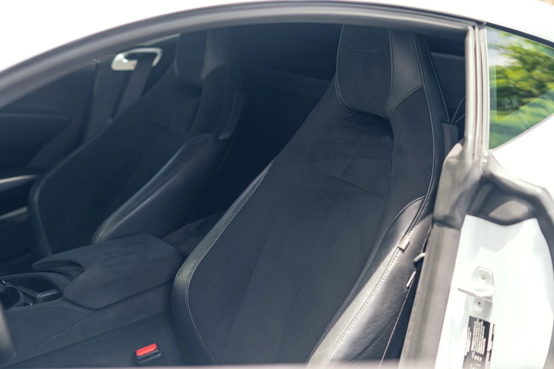 mph026_1299089536_Used_2019_Aston_Martin_Vantage_1783985517_ba55acb993