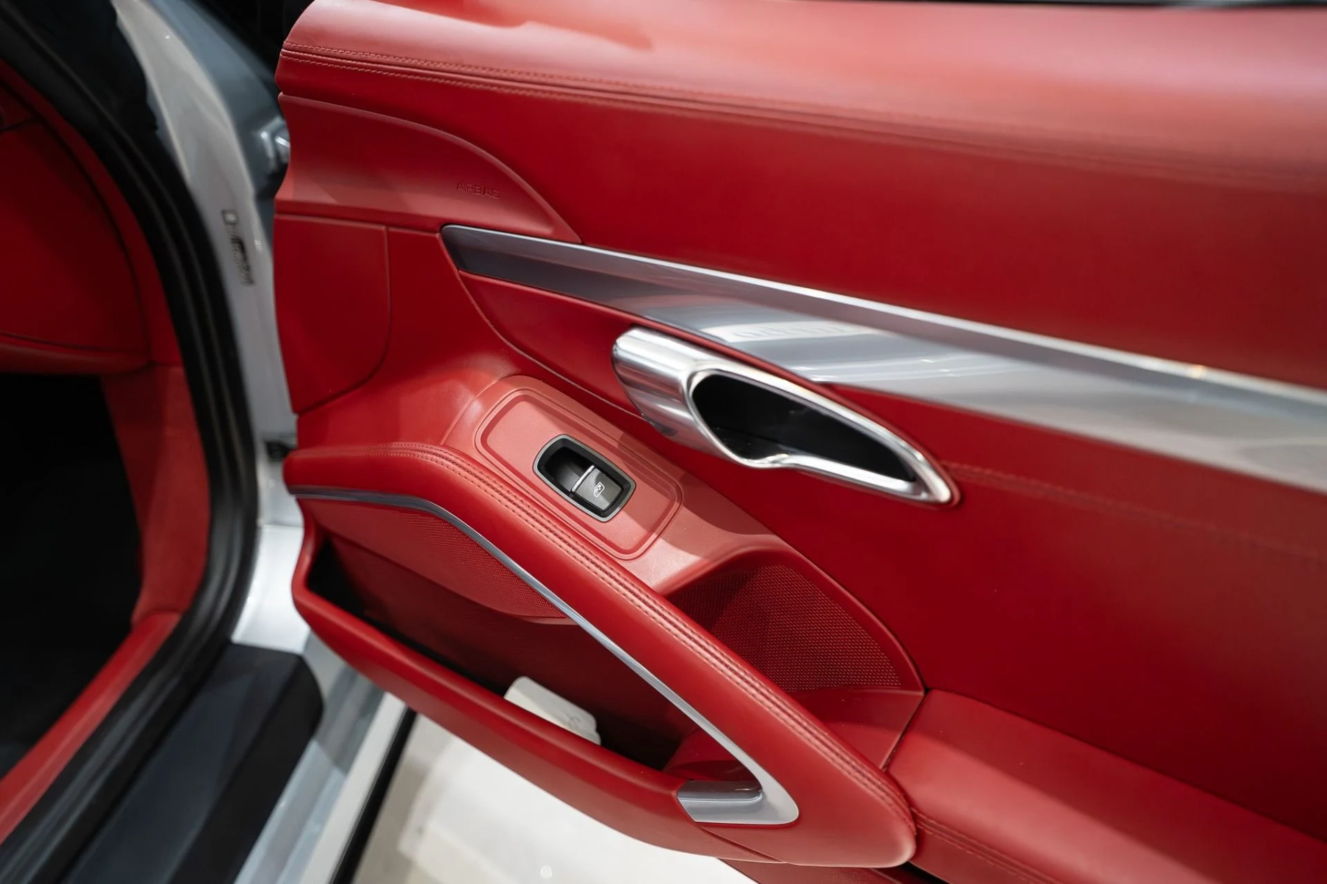 mph026_1306768328_13247_p27_l_8d57d1da27